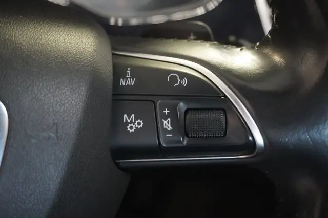 Audi A8 view 14