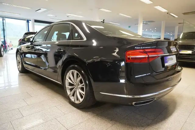 Audi A8 view 4