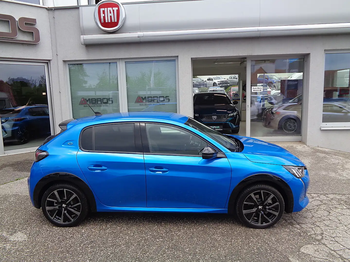 Peugeot e-208 50kWh Elektro GT TOP Ausstattung Blau - 2
