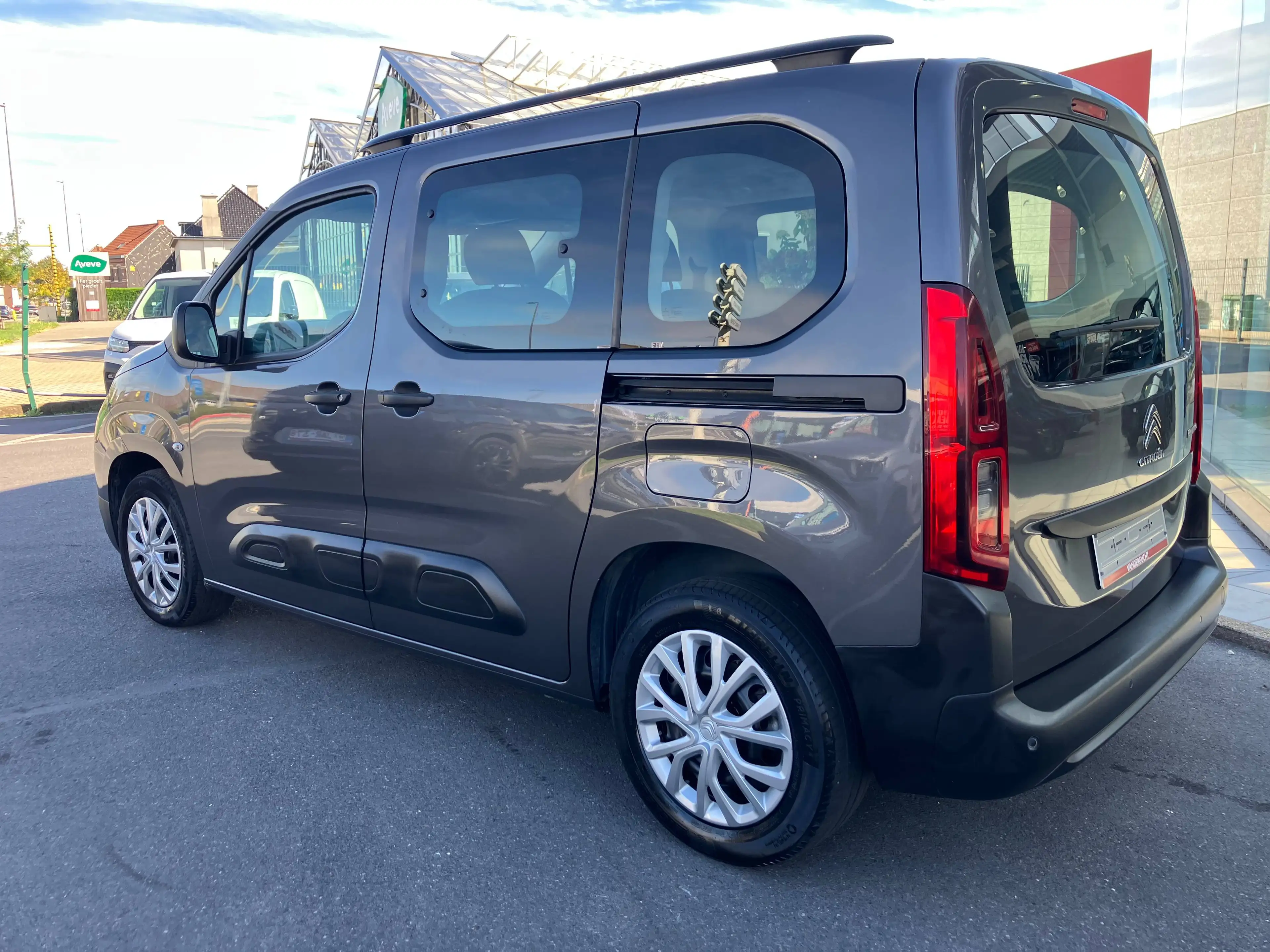 Citroen Berlingo 12PURETECH 110 FEEL — photo 3
