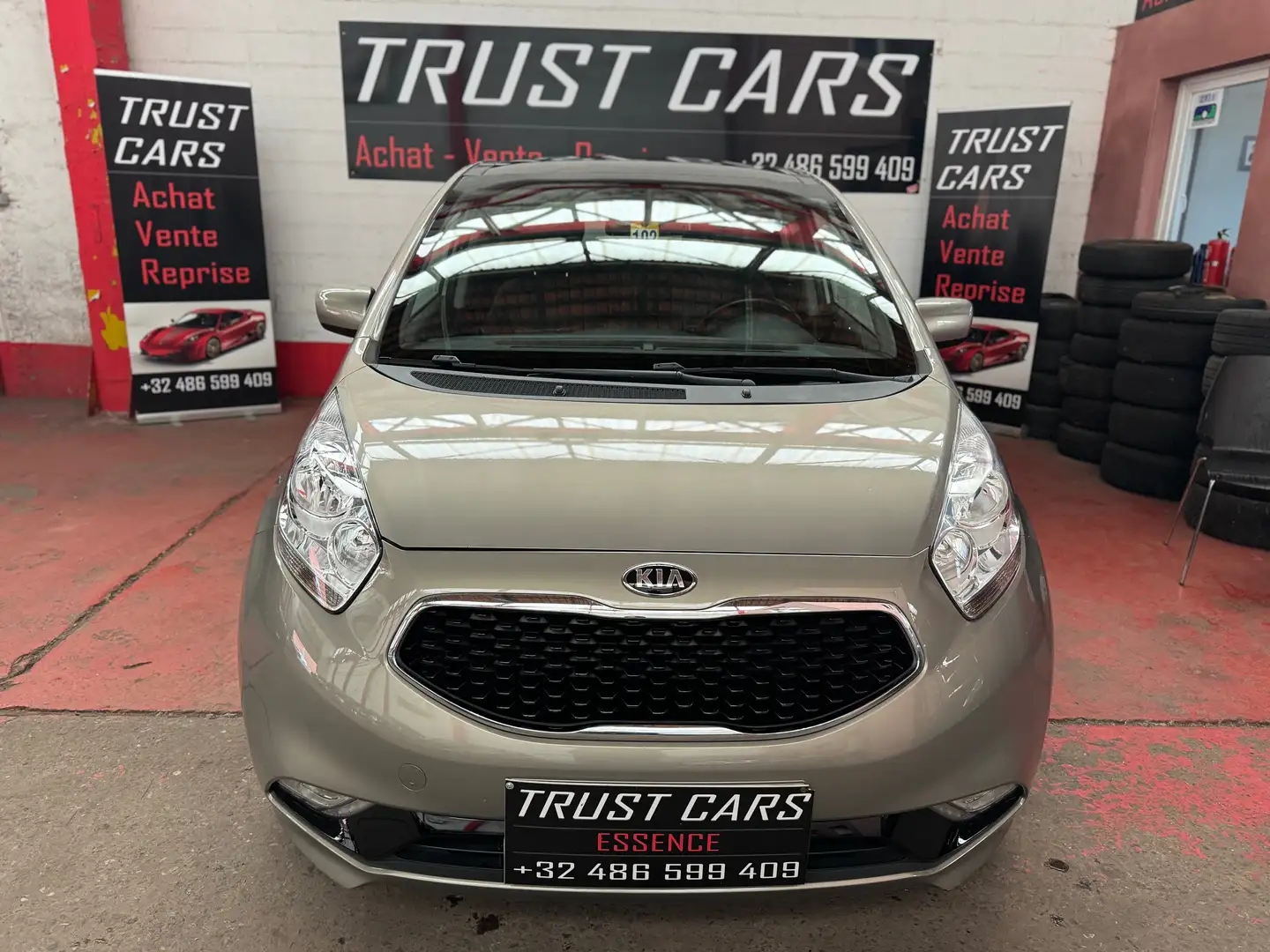 Kia Venga 1.4 Team Edition 12 MOIS DE GARANTIE Beige - 1