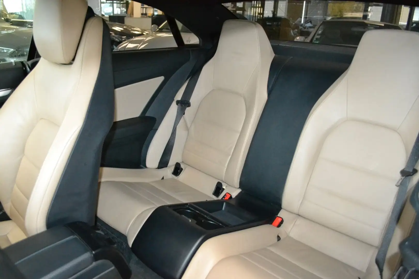 Mercedes-Benz E 350 CGI  Coupe BlueEfficiency Negro - 2