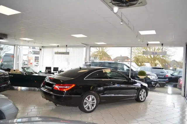 Mercedes-Benz E 350 CGI  Coupe BlueEfficiency