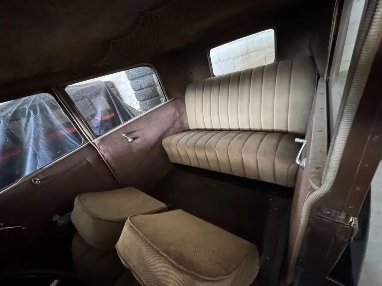 Ford COACH, foto 2