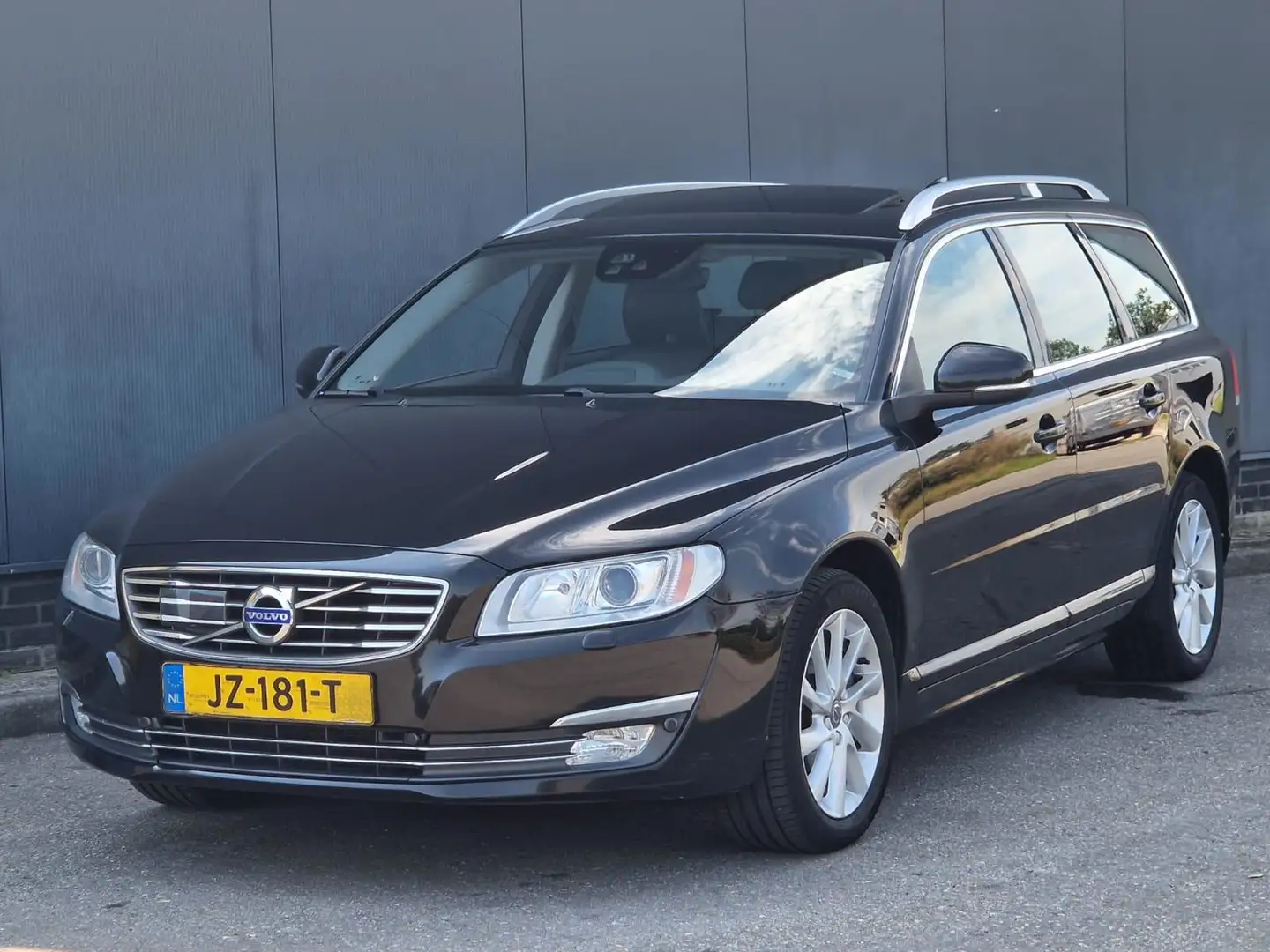 Volvo V70 2.0 D3 Polar+ Elek-Dak/Xenon/Leers/Navigatie/Adapt Nero - 2