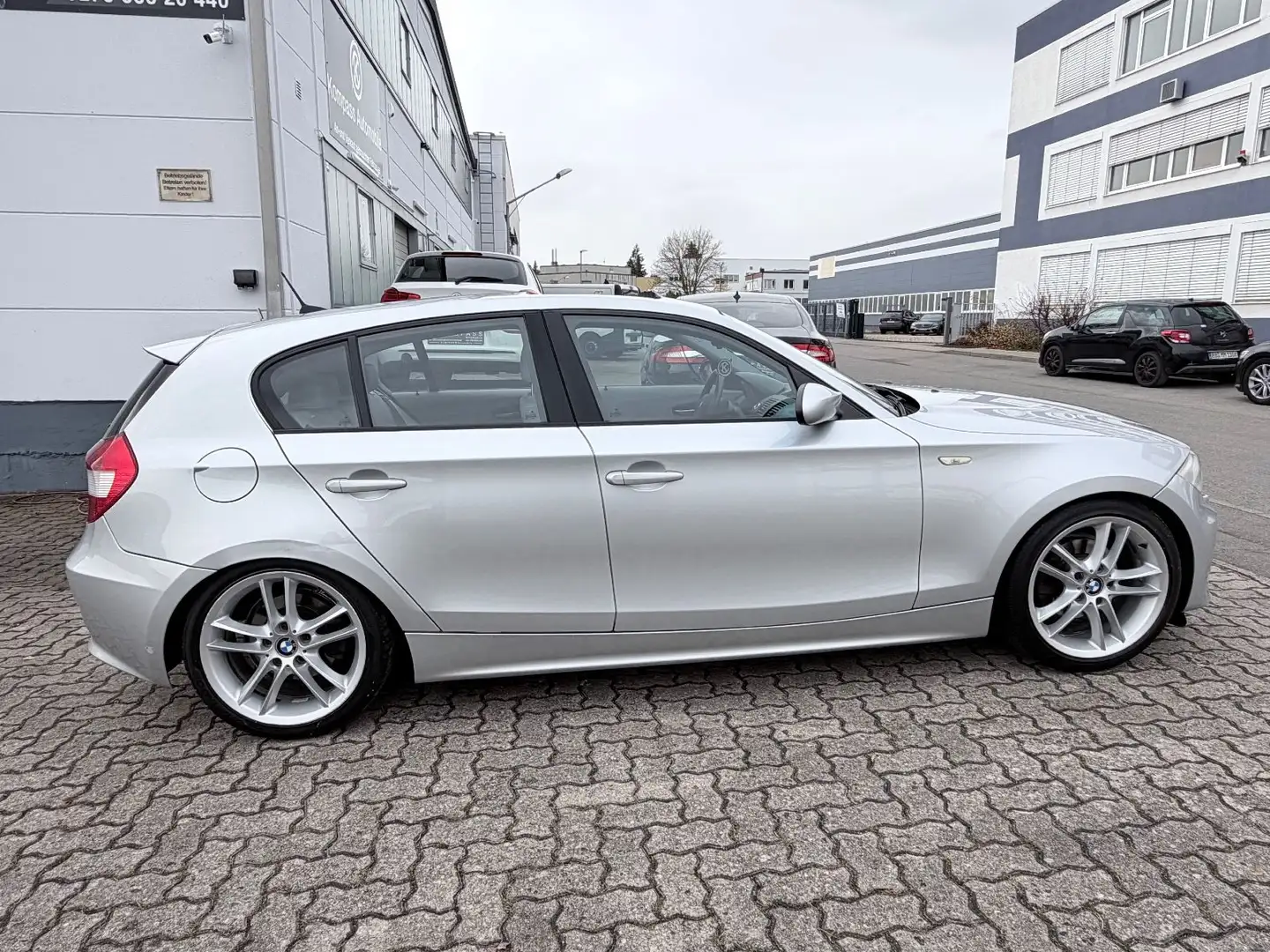BMW 120 1 Limousine 120i Silber - 2