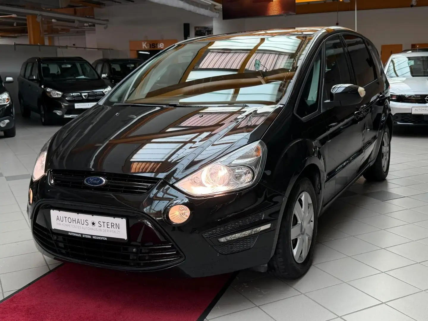 Ford S-Max |PDC|Klima|SHZ|Isofix|Bluetooth|6-Sitzer Schwarz - 1