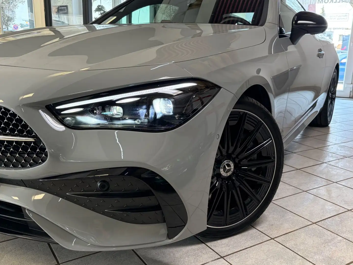 Mercedes-Benz CLE 450 Coupe 4Matic AMG Line Premium Plus Gris - 2