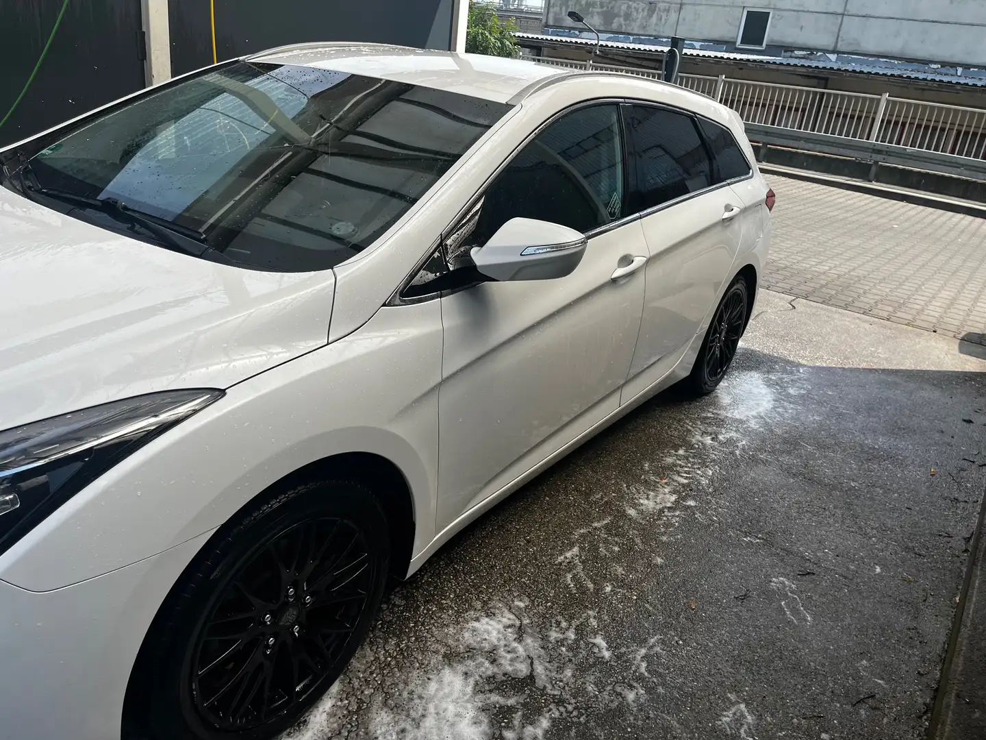 Hyundai i40 i40 Kombi blue 1.6 Family White - 2