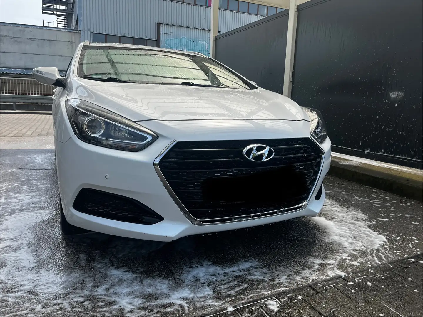 Hyundai i40 i40 Kombi blue 1.6 Family White - 1