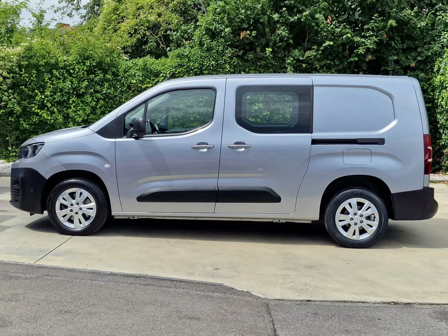 Peugeot Partner HDI 130 CV UTILITAIRE LONG CHASSIS 3 PLACES Grau - 2