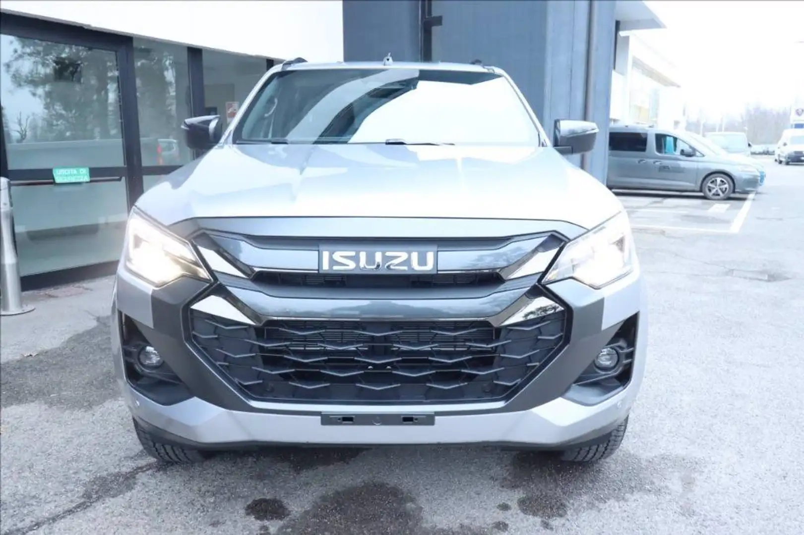 Isuzu D-Max 1.9 crew N60 Nitro Sport 4x4 auto Grigio - 2