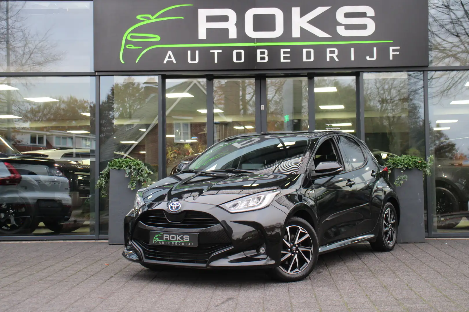 Toyota Yaris 1.5 Hybrid Dynamic Noir - 1