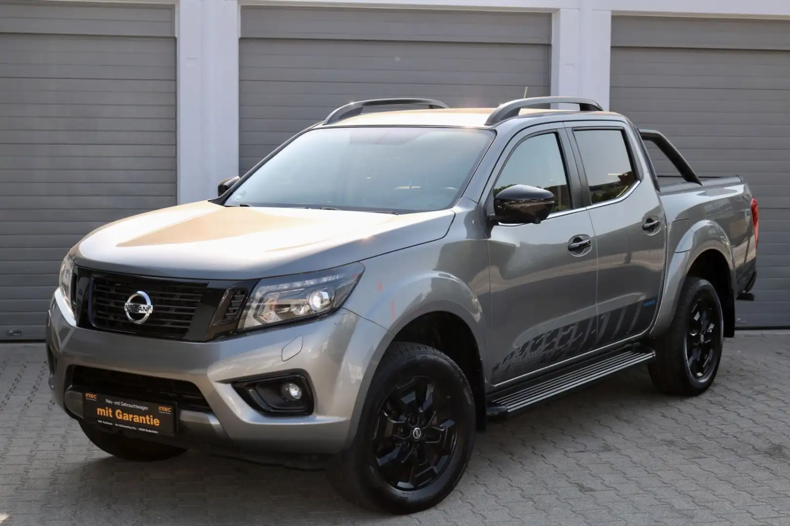 Nissan Navara NP300 N-Guard Double Cab 4x4/360°/LEDER Brun - 1