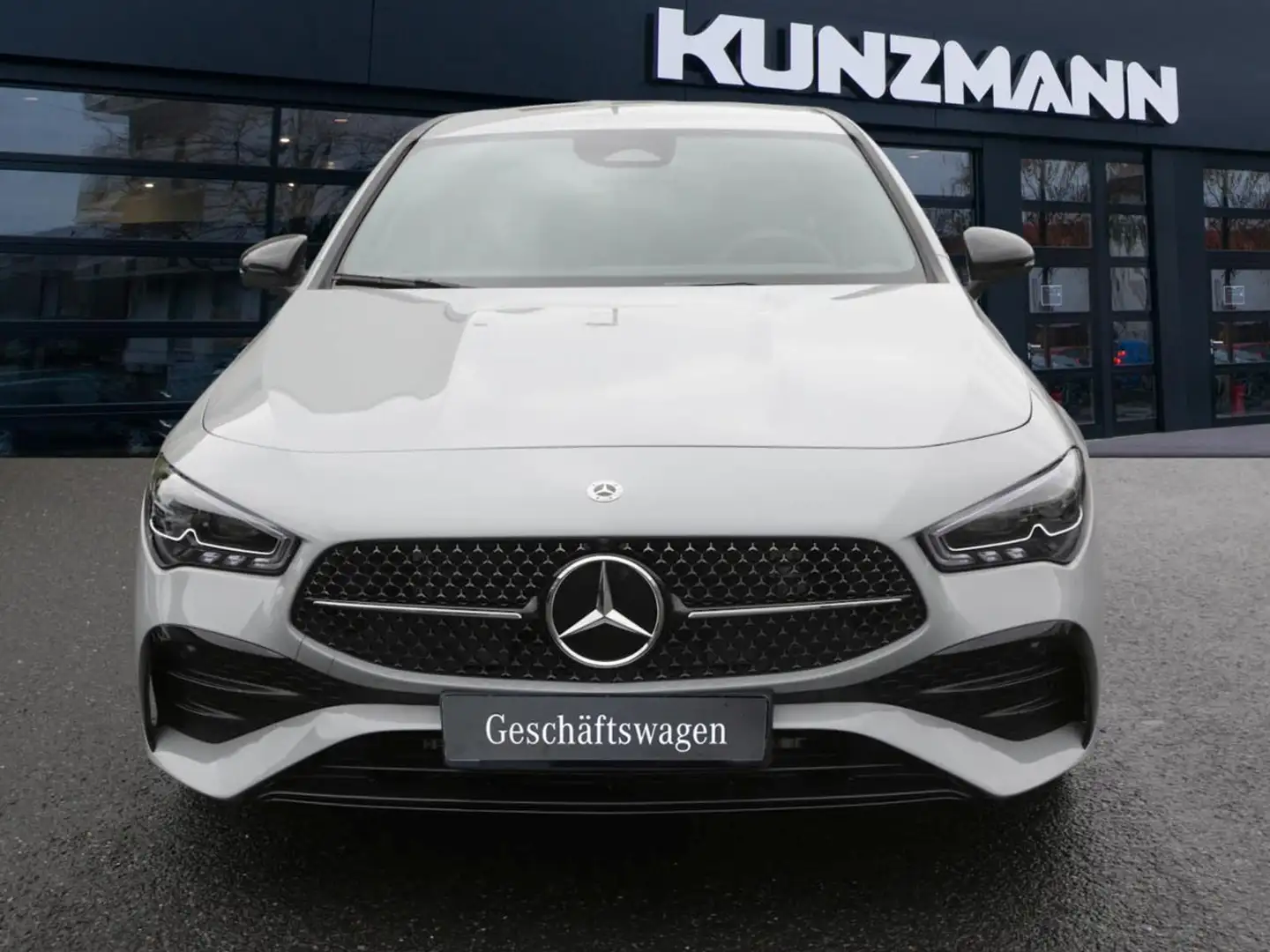 Mercedes-Benz CLA 200 d Coupé AMG Night Distronic AHK Kamera Grau - 2