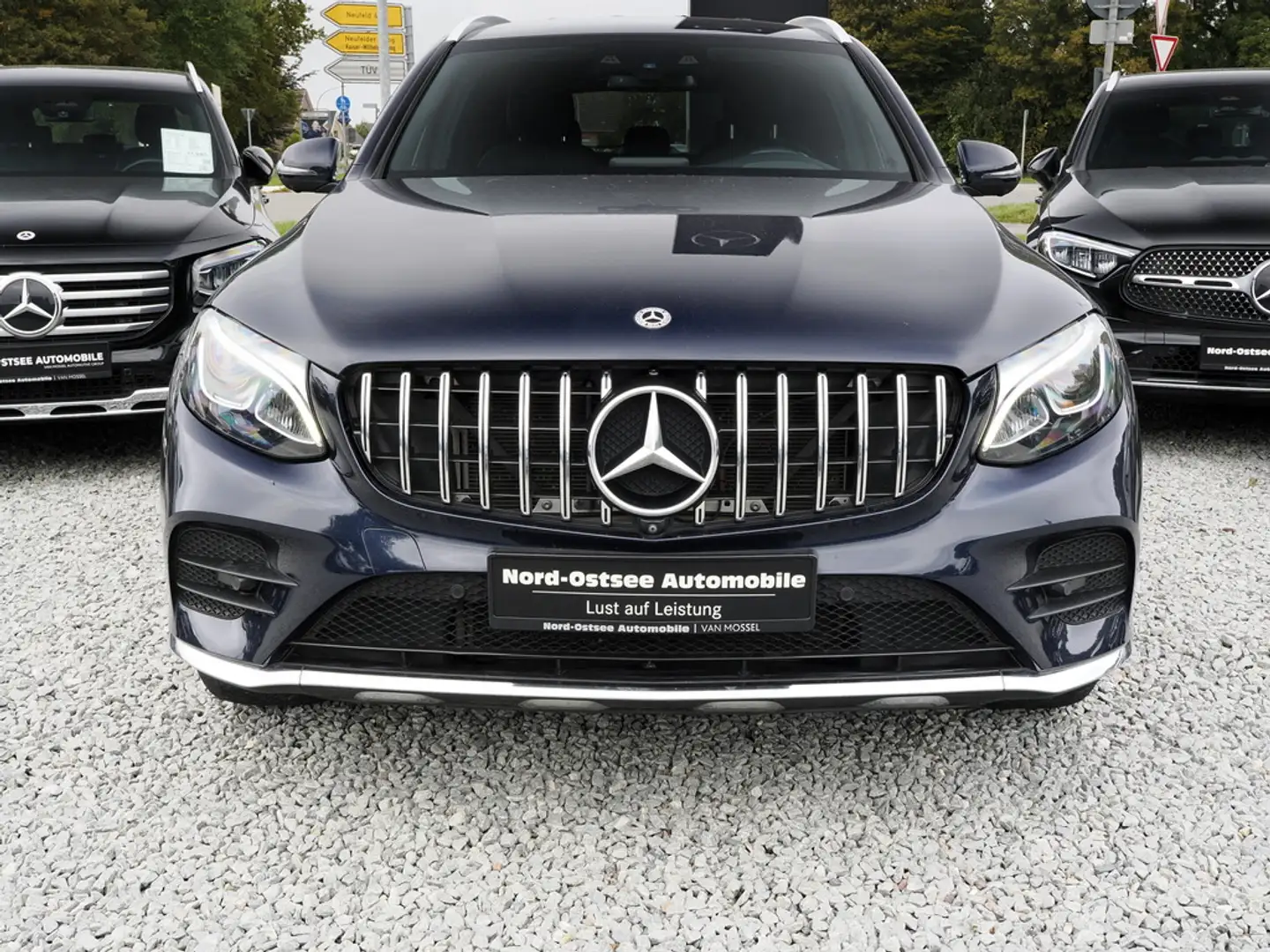 Mercedes-Benz GLC 250 d AMG 4M KAMERA HUD SHZ TEMPO KLIMA Bleu - 2