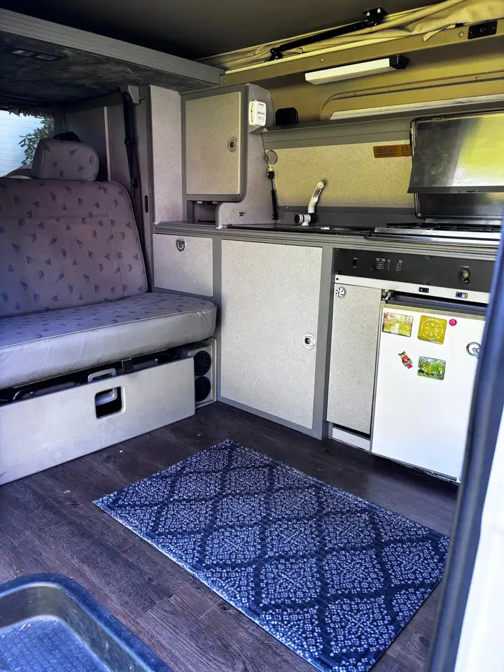 Volkswagen Eurovan снимка Volkswagen Eurovan