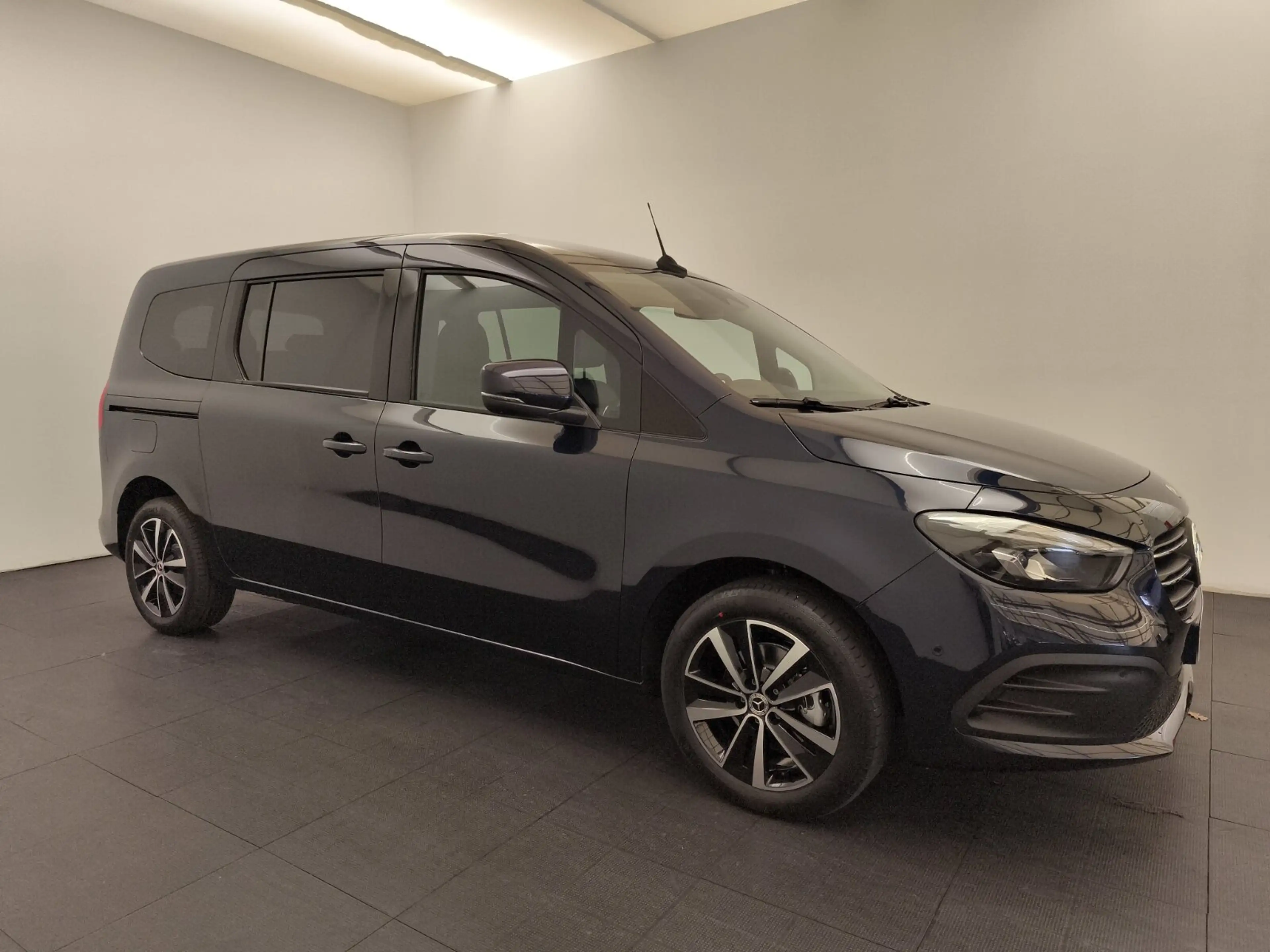 Mercedes-Benz T-Class T-Klasse T 180 lang EDITION Progressive/Navi/Klima — photo 4