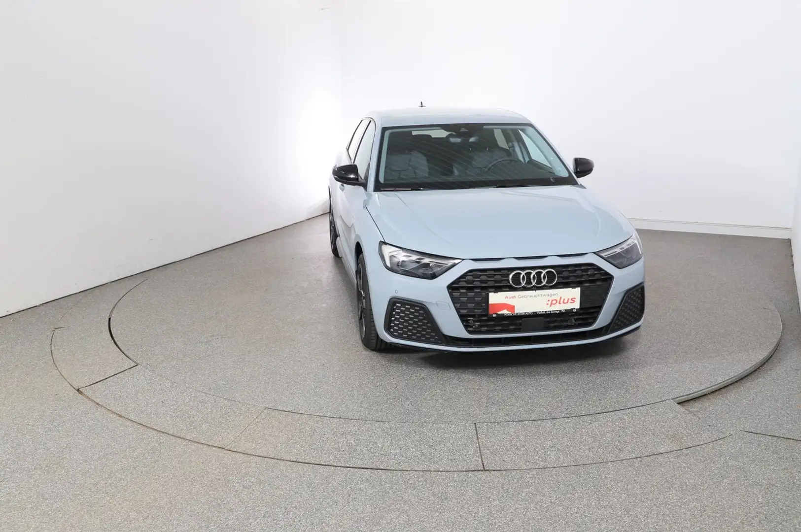 Audi A1 25 TFSI intense Grau - 2