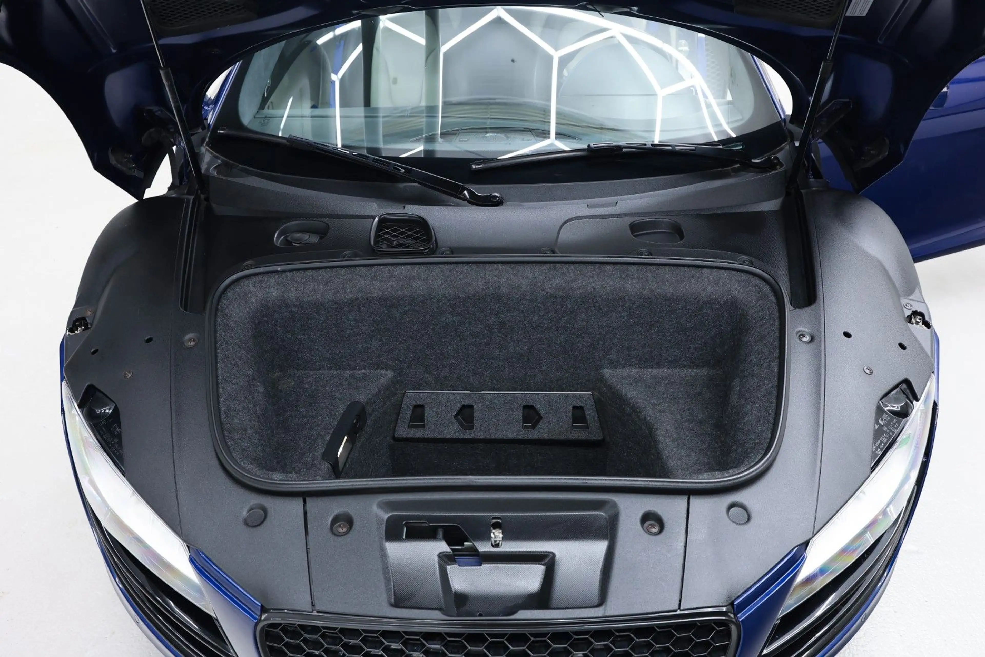 Audi R8 Coupe 5.2 V10 Audi Exclusive Carbon Scheckhef — photo 24