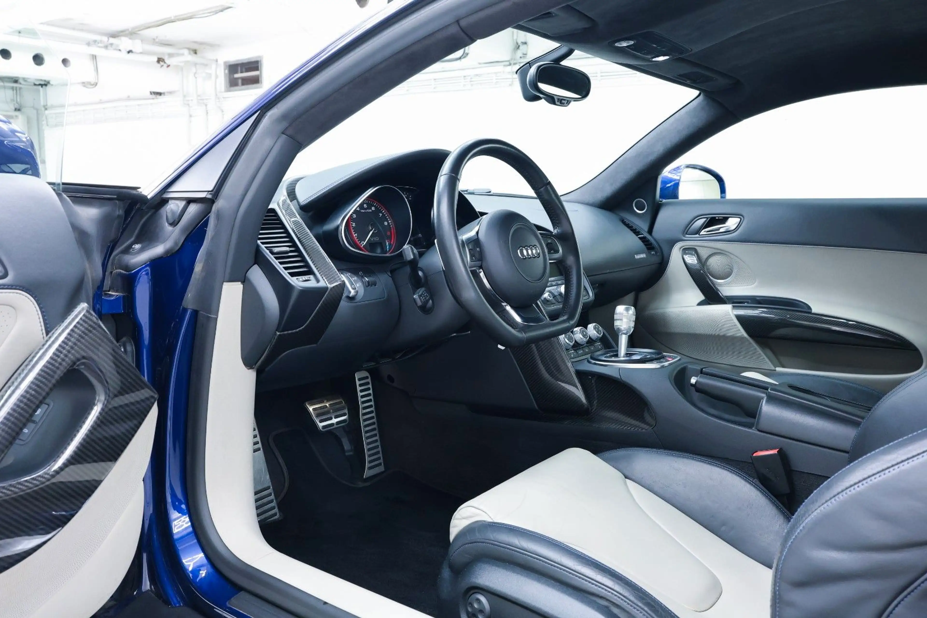 Audi R8 Coupe 5.2 V10 Audi Exclusive Carbon Scheckhef — photo 18