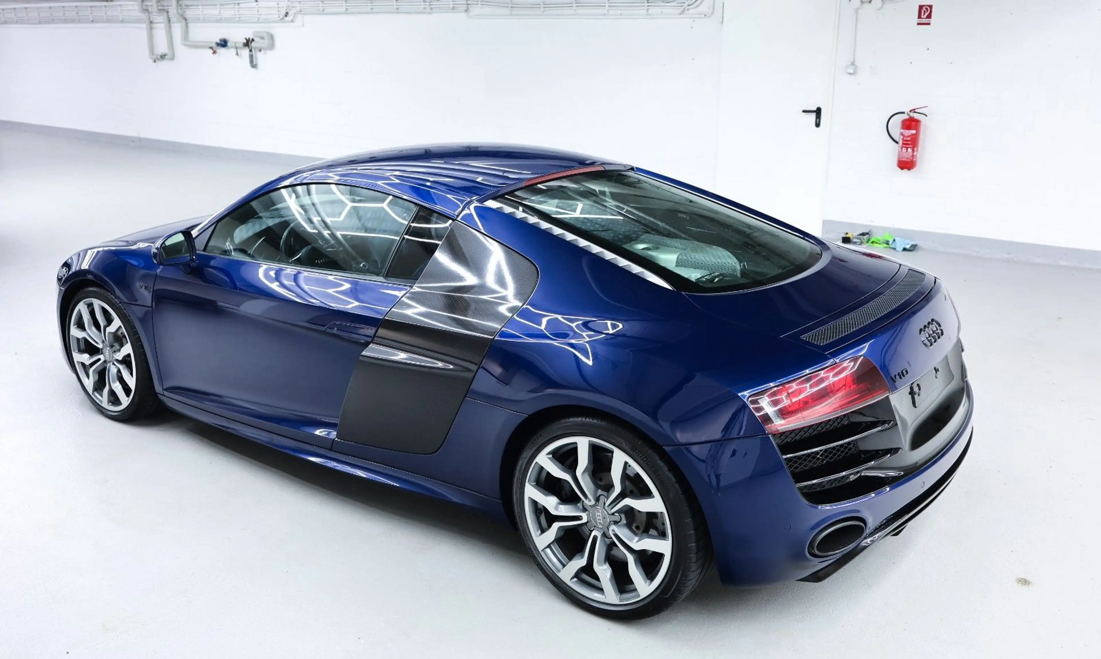 Audi R8 Coupe 5.2 V10 Audi Exclusive Carbon Scheckhef — photo 11