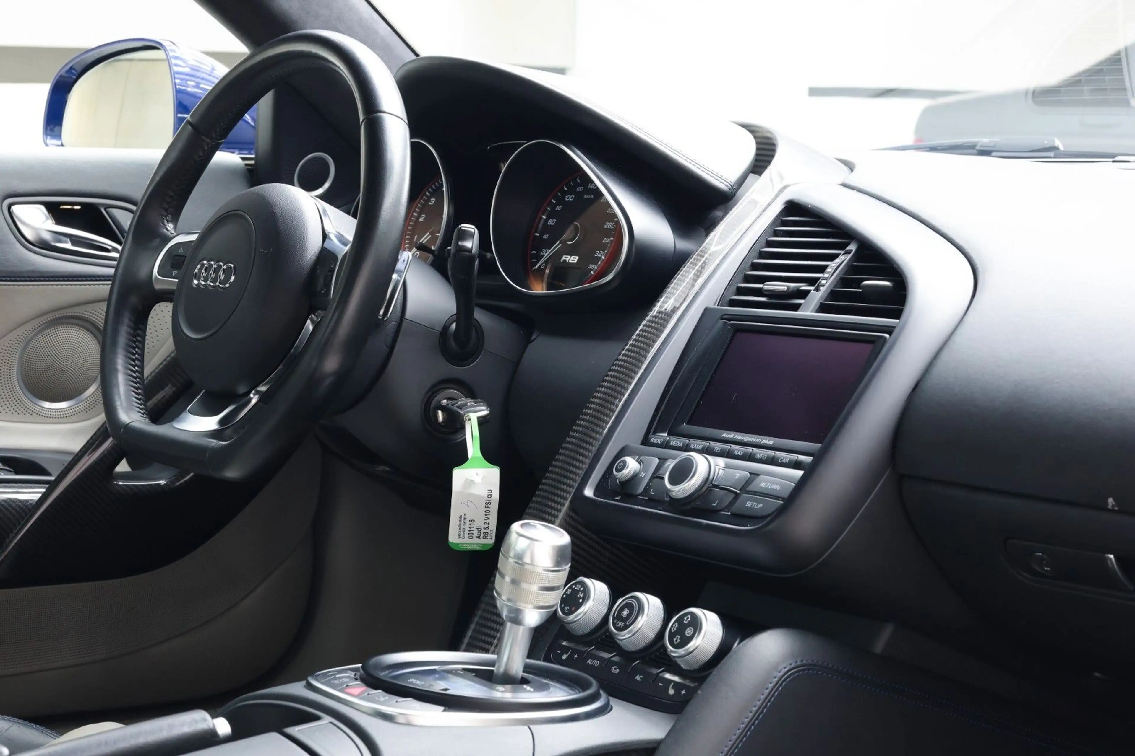 Audi R8 Coupe 5.2 V10 Audi Exclusive Carbon Scheckhef — photo 21
