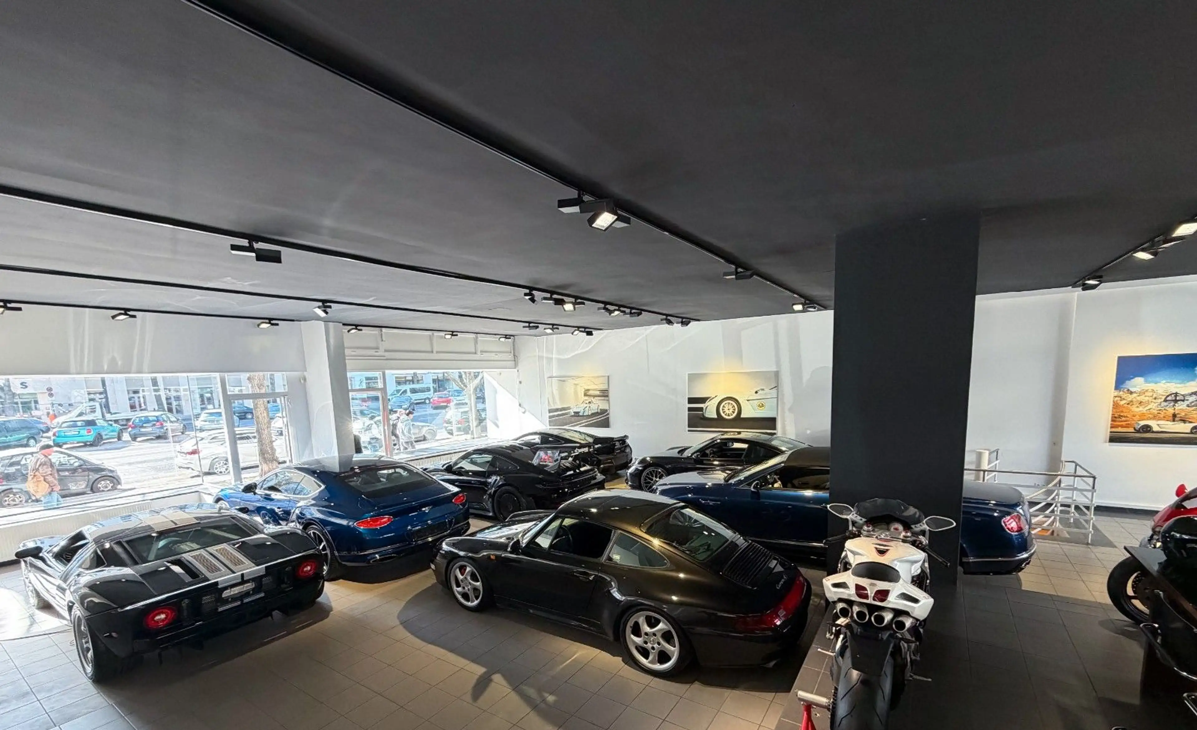 Audi R8 Coupe 5.2 V10 Audi Exclusive Carbon Scheckhef — photo 27