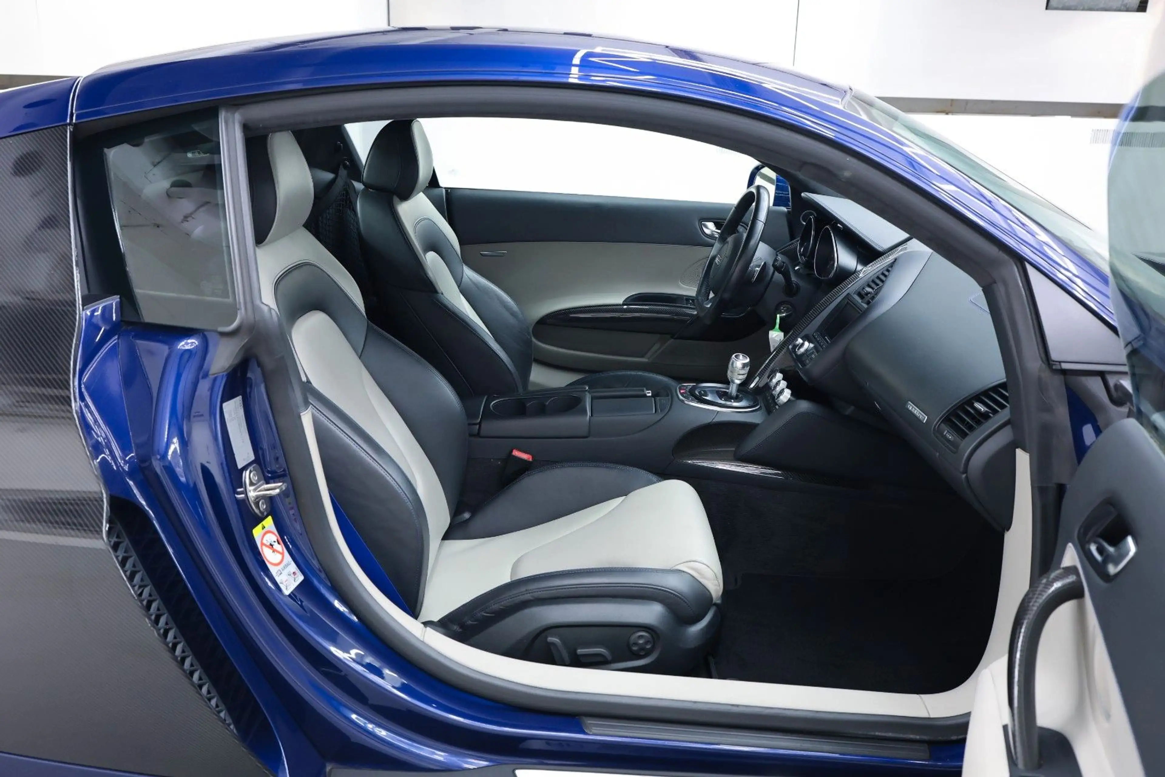 Audi R8 Coupe 5.2 V10 Audi Exclusive Carbon Scheckhef — photo 20