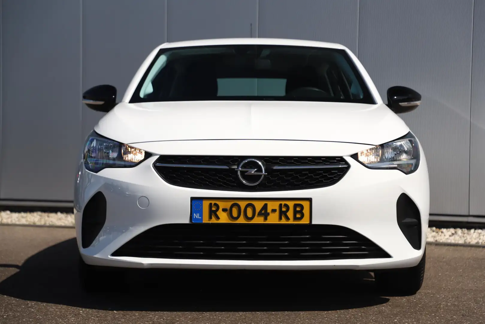Opel Corsa 1.2 Edition 102PK NIEUWE DB RIEM! Navigatie Carpla Wit - 2