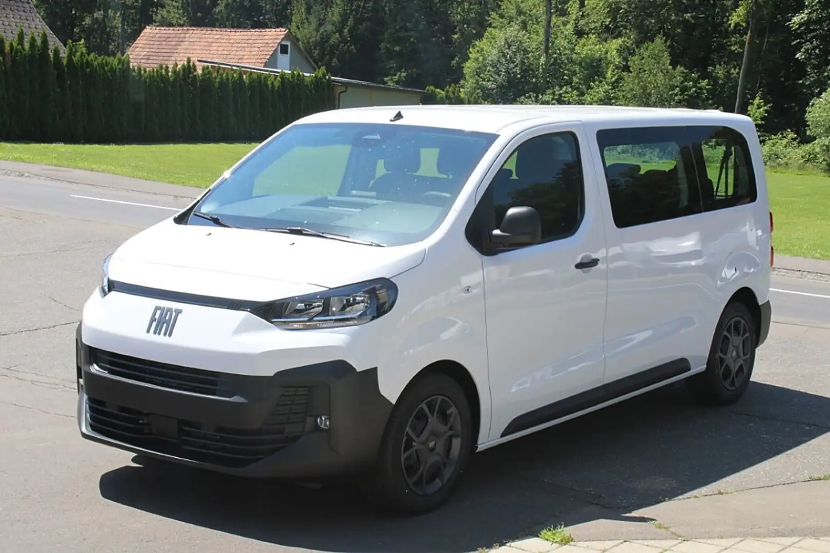 Fiat Scudo Kombi L2 H1 180PS Automatik Navi Kamera AHK  9S... Weiß - 1