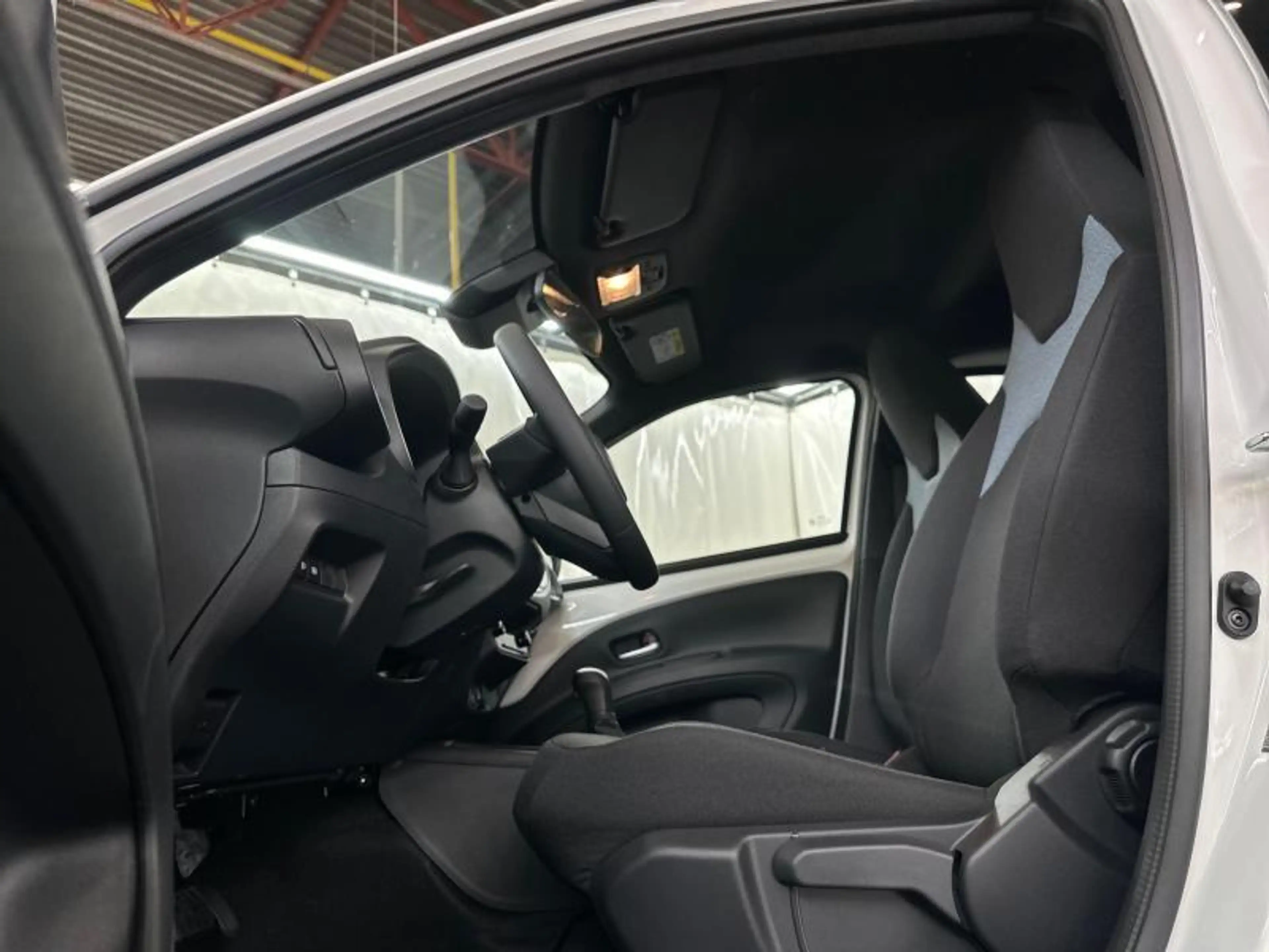 Toyota Aygo X 116hp HEV Comfort | heated seats — photo 20
