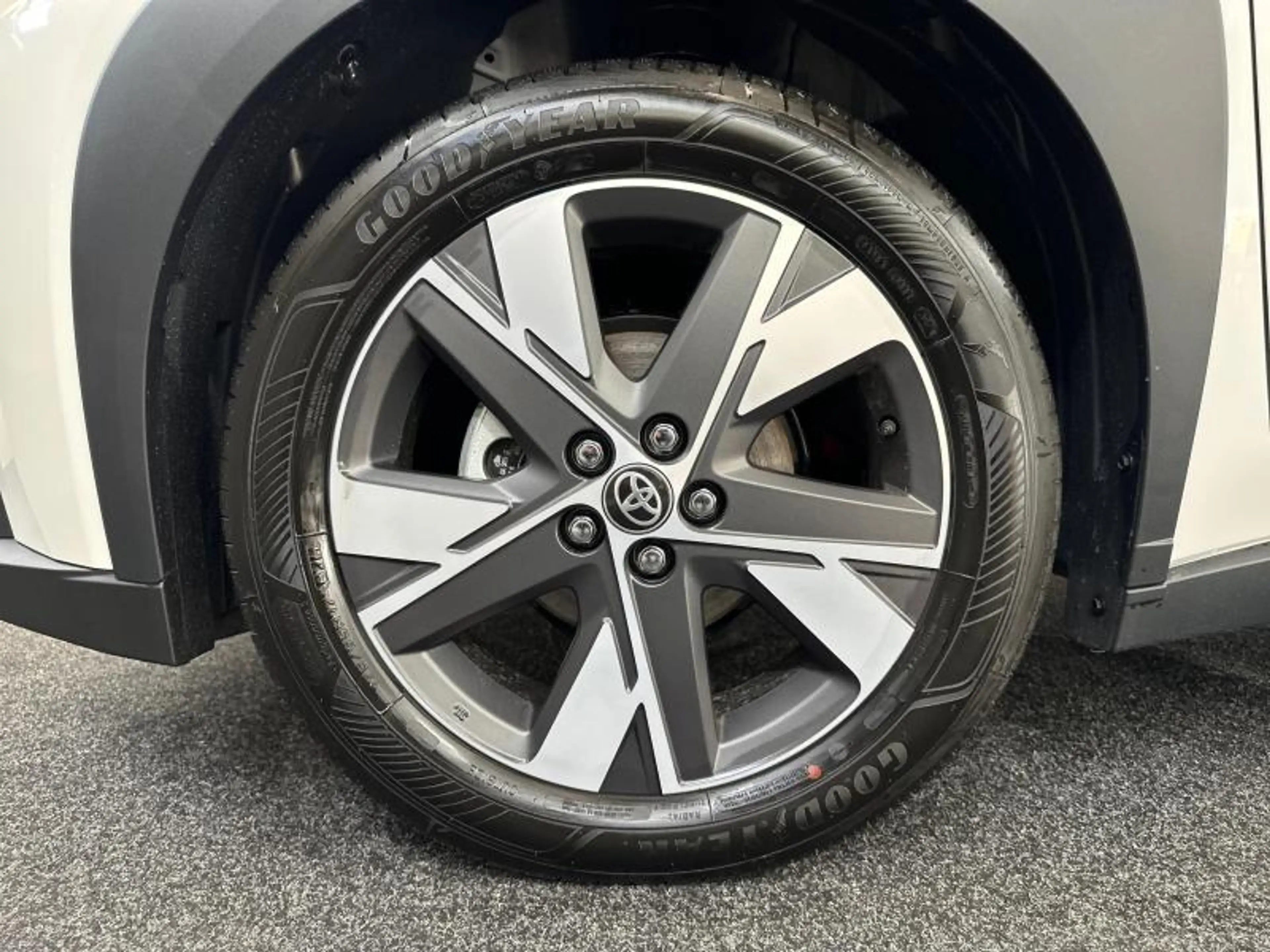 Toyota Aygo X 116hp HEV Comfort | heated seats — photo 15