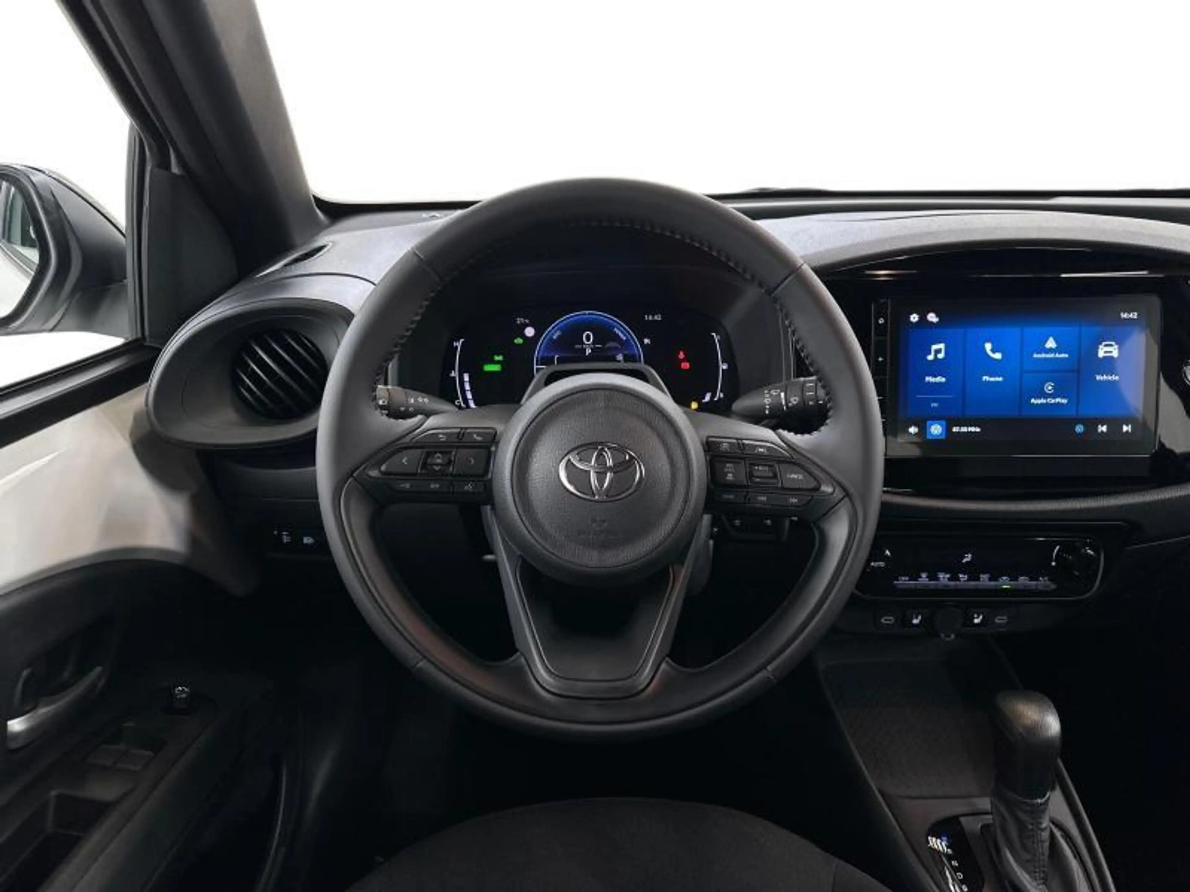 Toyota Aygo X 116hp HEV Comfort | heated seats — photo 10