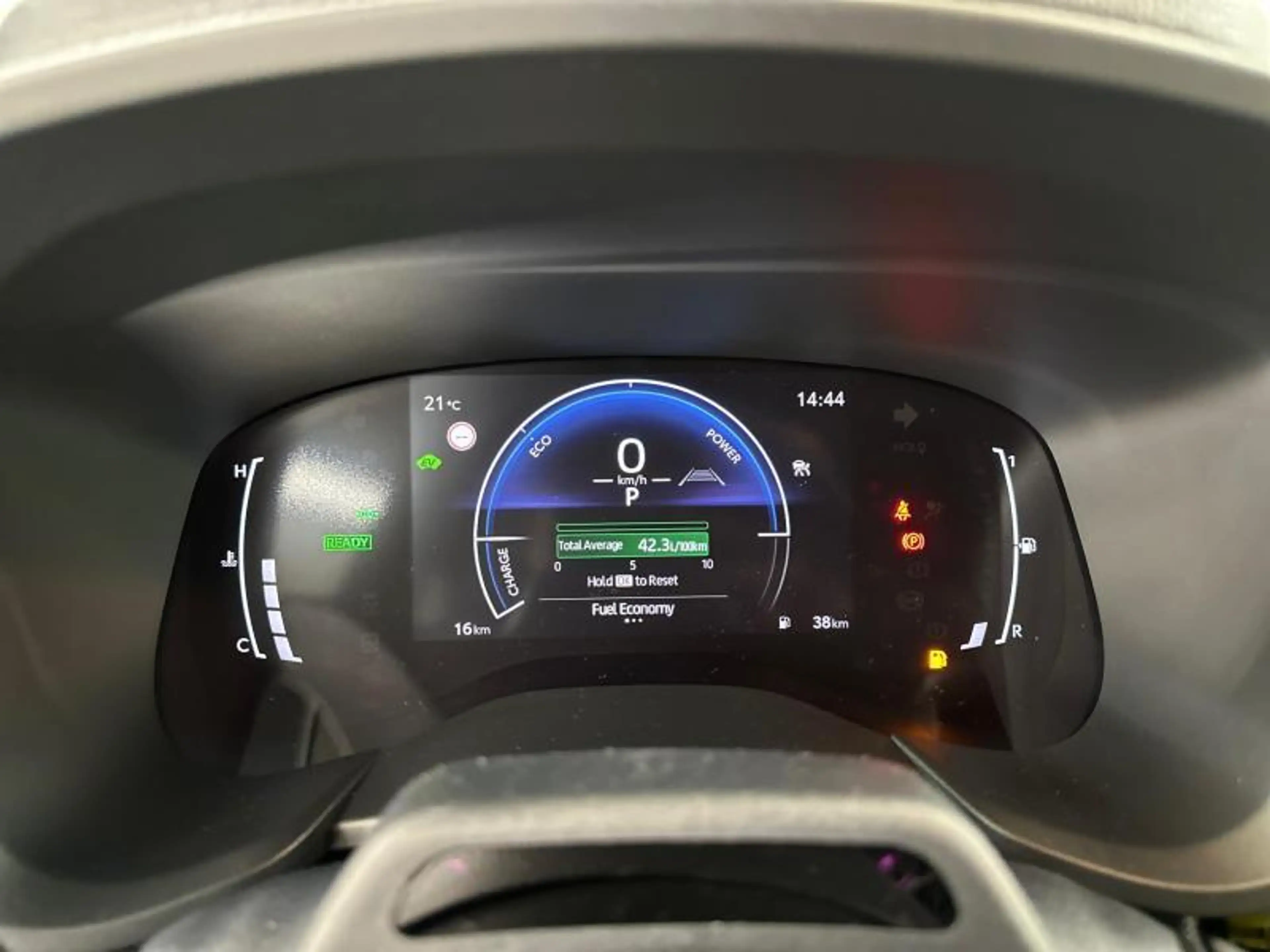 Toyota Aygo X 116hp HEV Comfort | heated seats — photo 14