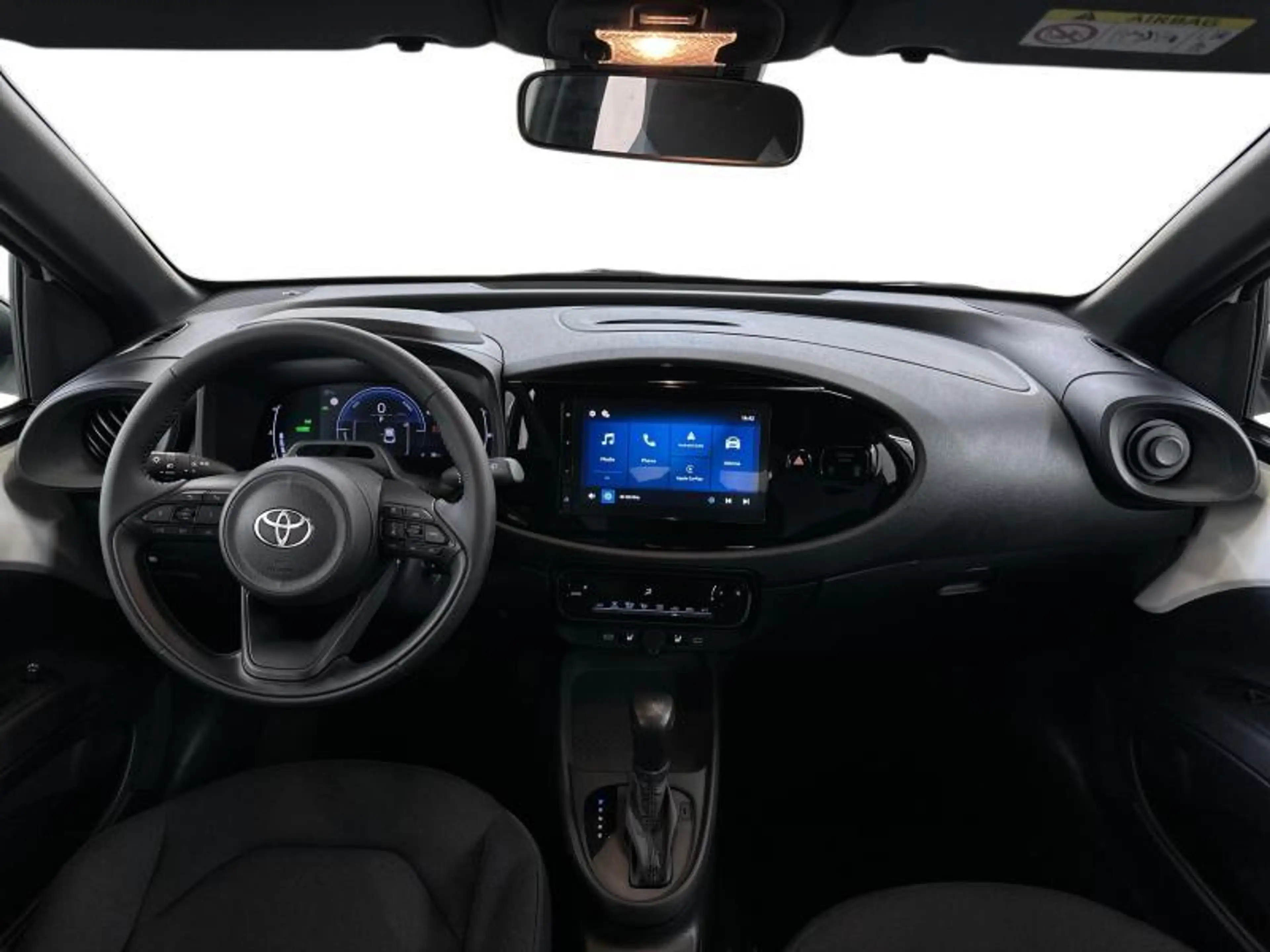 Toyota Aygo X 116hp HEV Comfort | heated seats — photo 9
