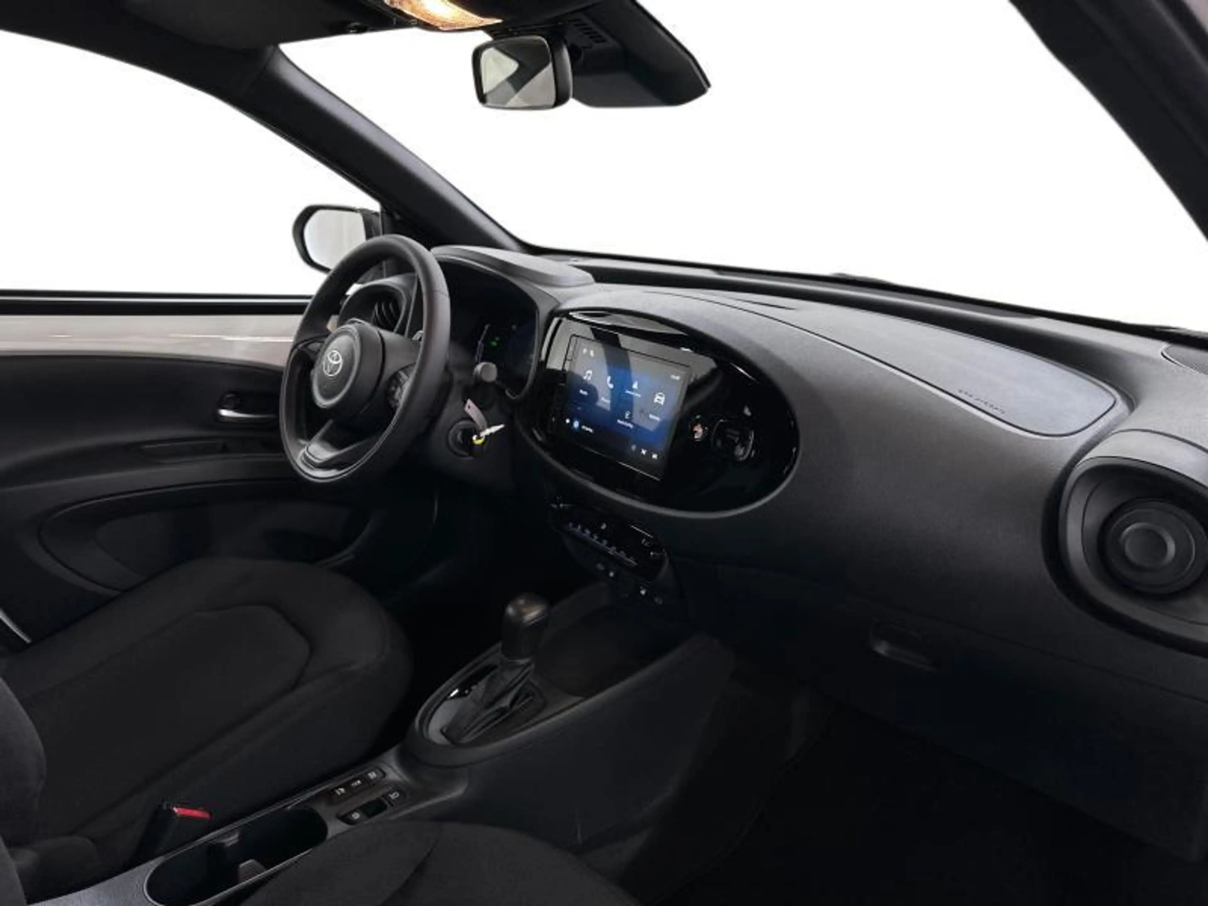 Toyota Aygo X 116hp HEV Comfort | heated seats — photo 8