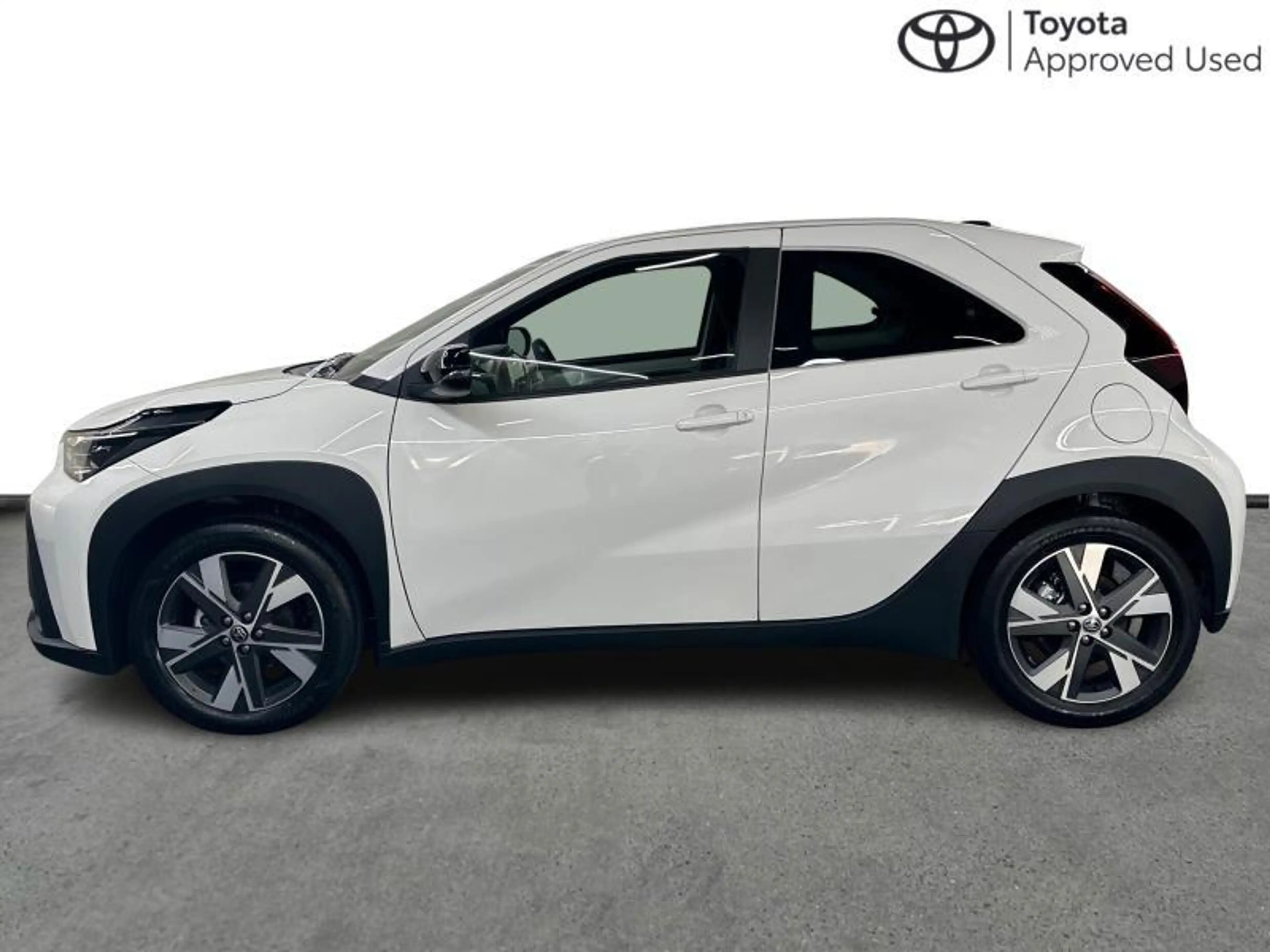 Toyota Aygo X 116hp HEV Comfort | heated seats — photo 5