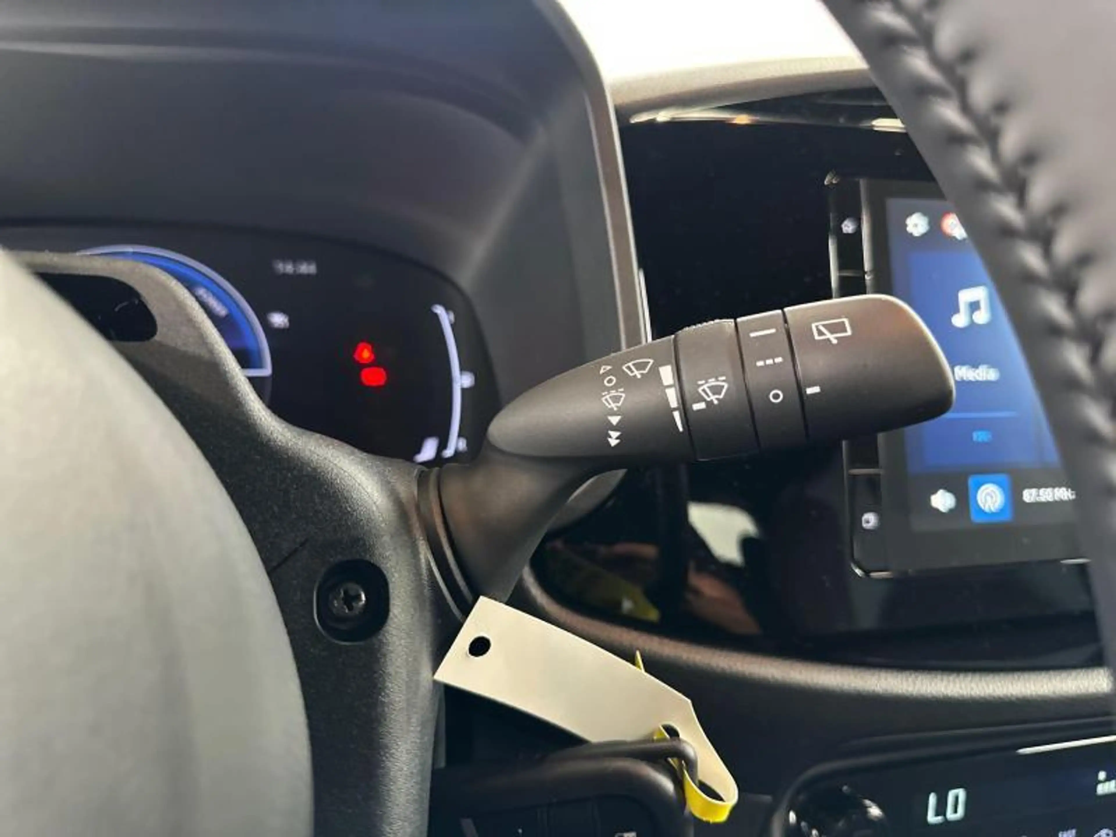 Toyota Aygo X 116hp HEV Comfort | heated seats — photo 25