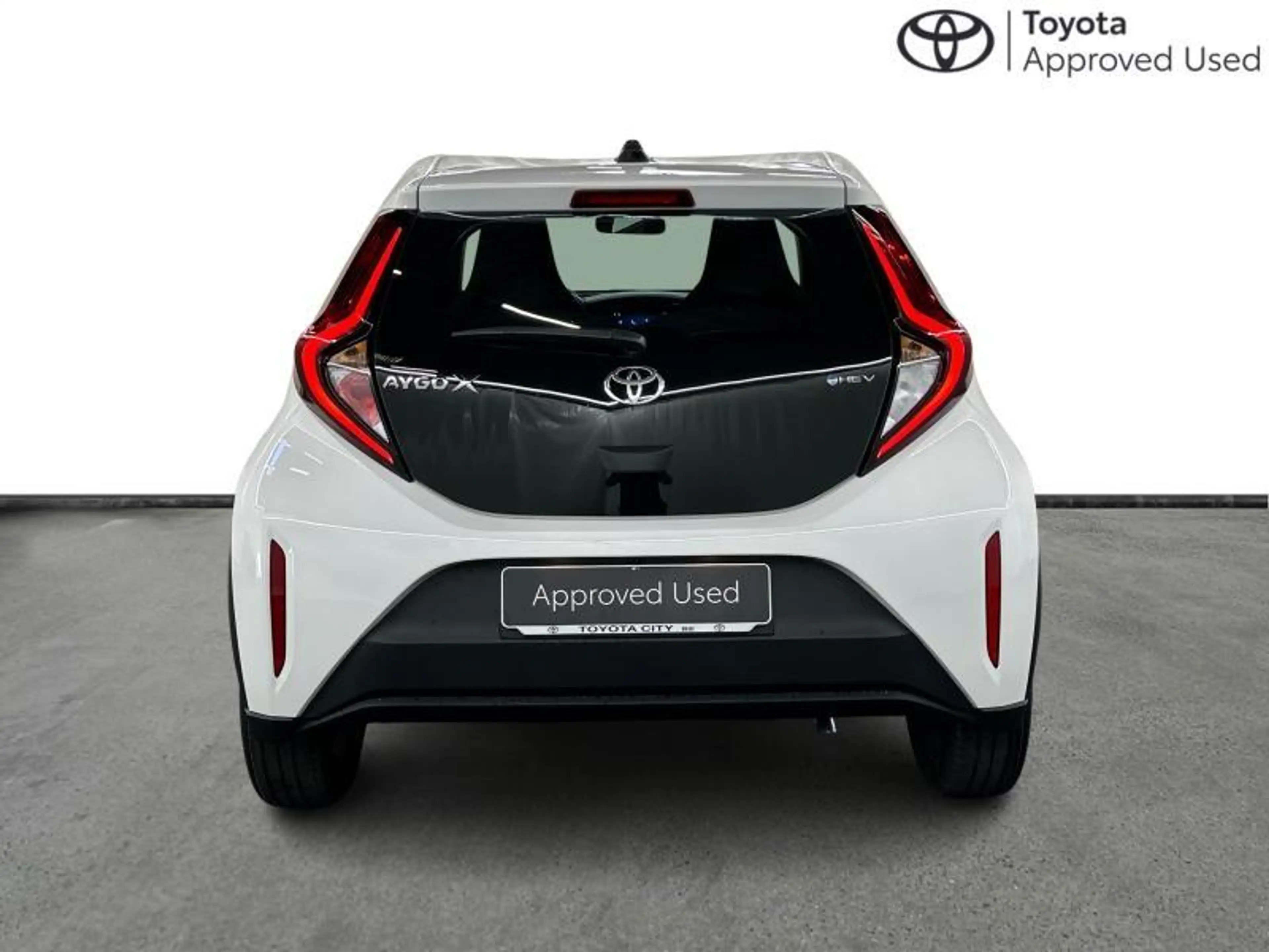 Toyota Aygo X 116hp HEV Comfort | heated seats — photo 6