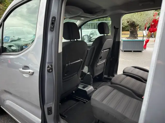 Opel Combo view 12