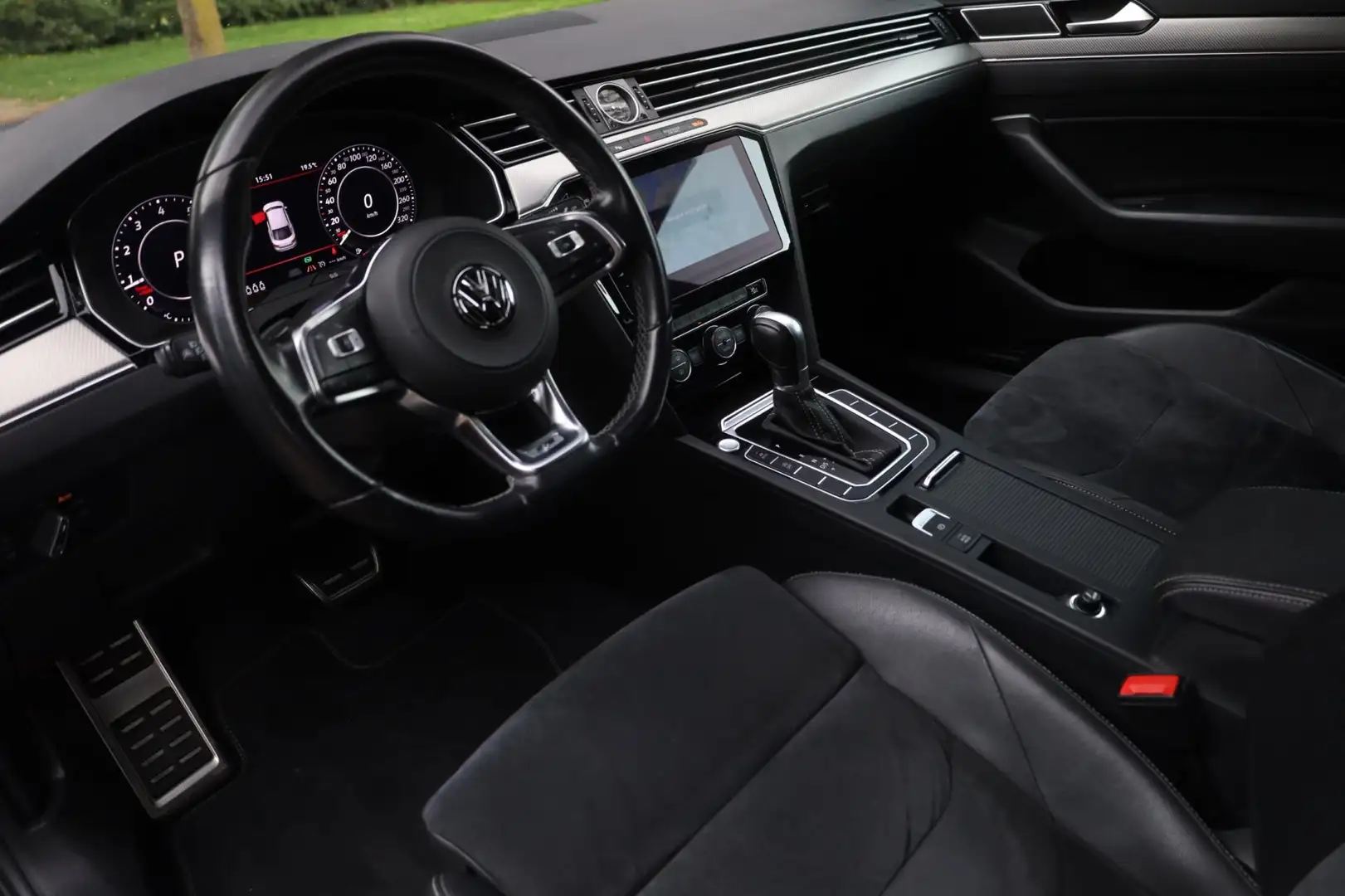 Volkswagen Arteon 2.0 TSI Business R DSG. | Panorama | 3x R-Line | F Rood - 2