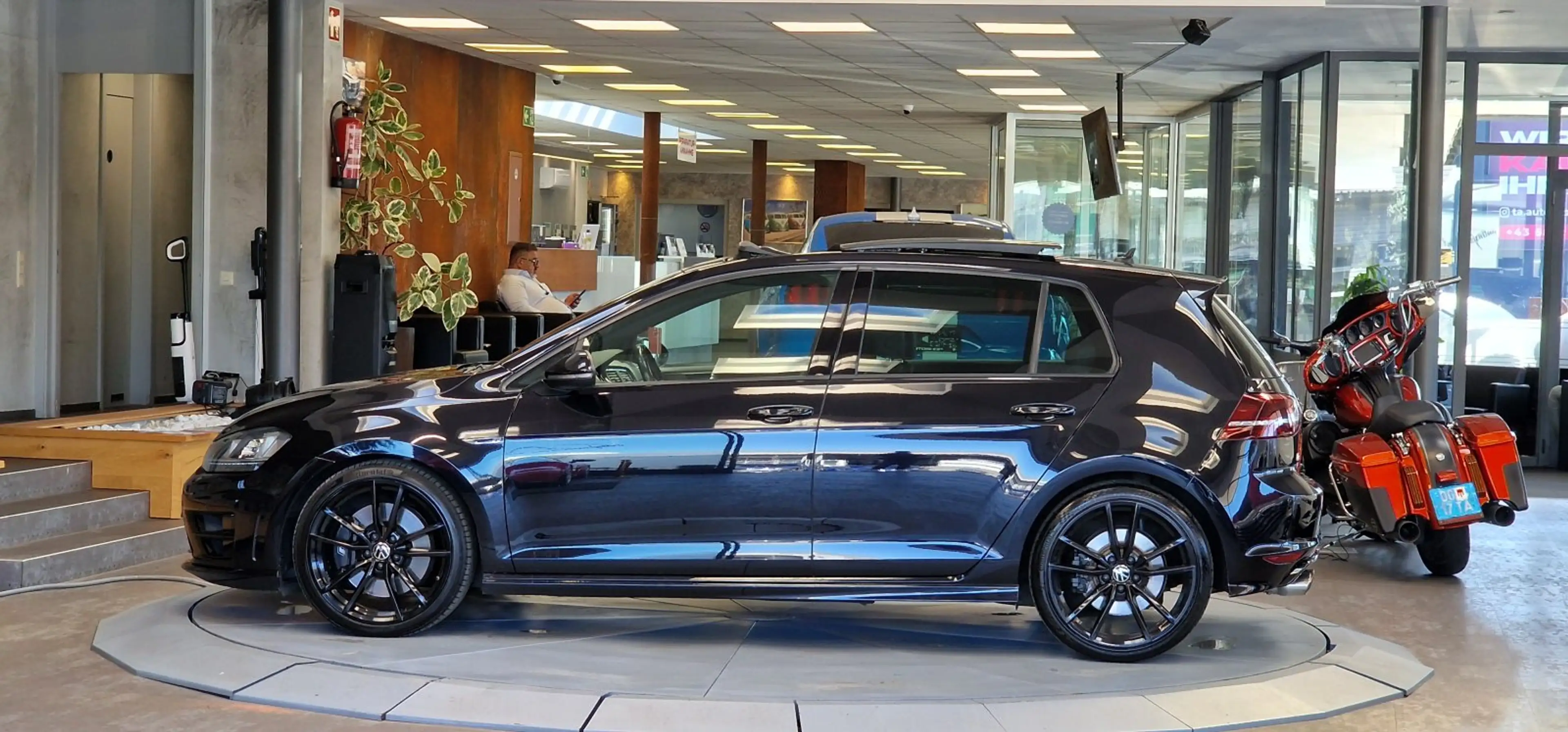 Volkswagen Golf R 2.0 TSI 4Motion DSG *Pano*Kamera*Navi*Leder* — photo 4