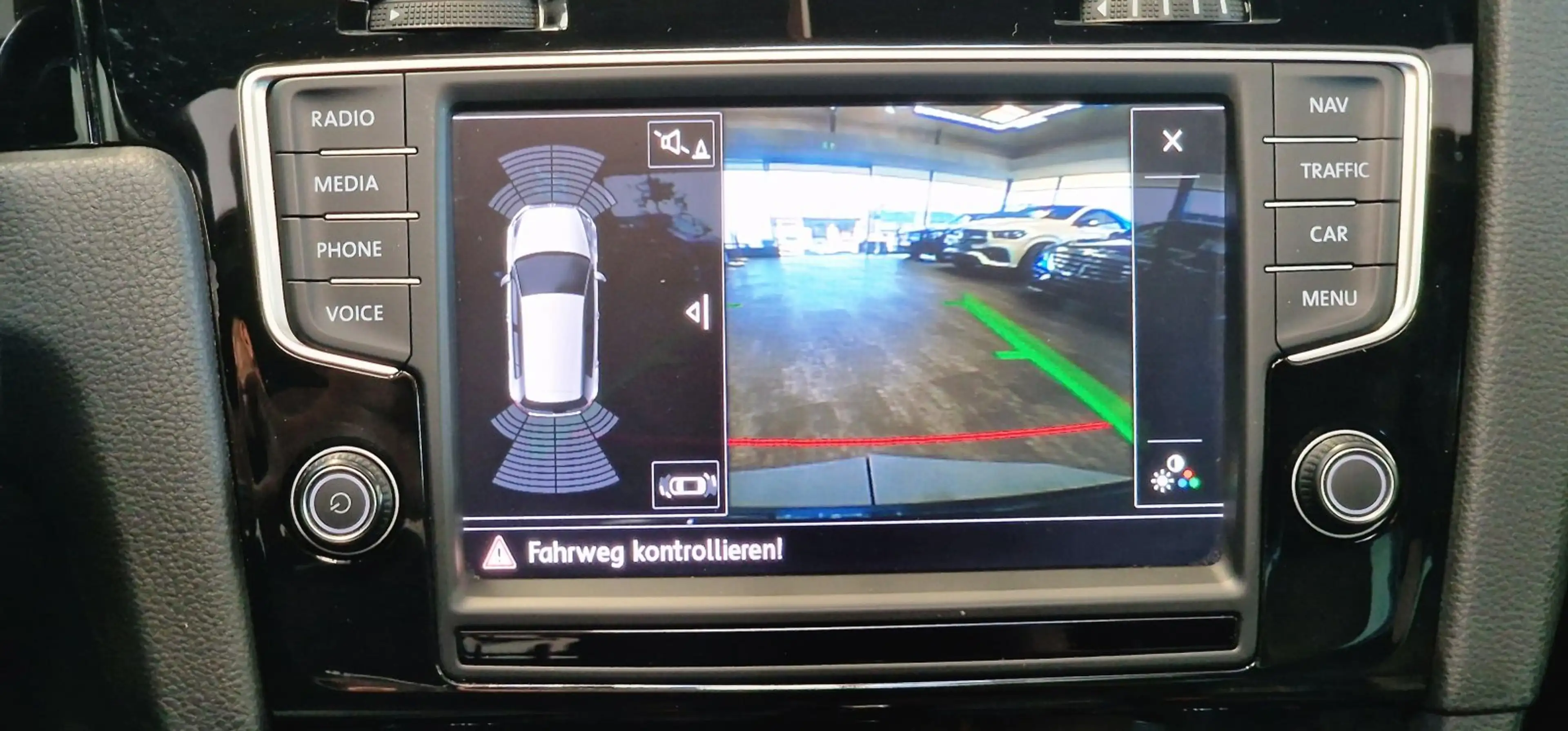 Volkswagen Golf R 2.0 TSI 4Motion DSG *Pano*Kamera*Navi*Leder* — photo 14
