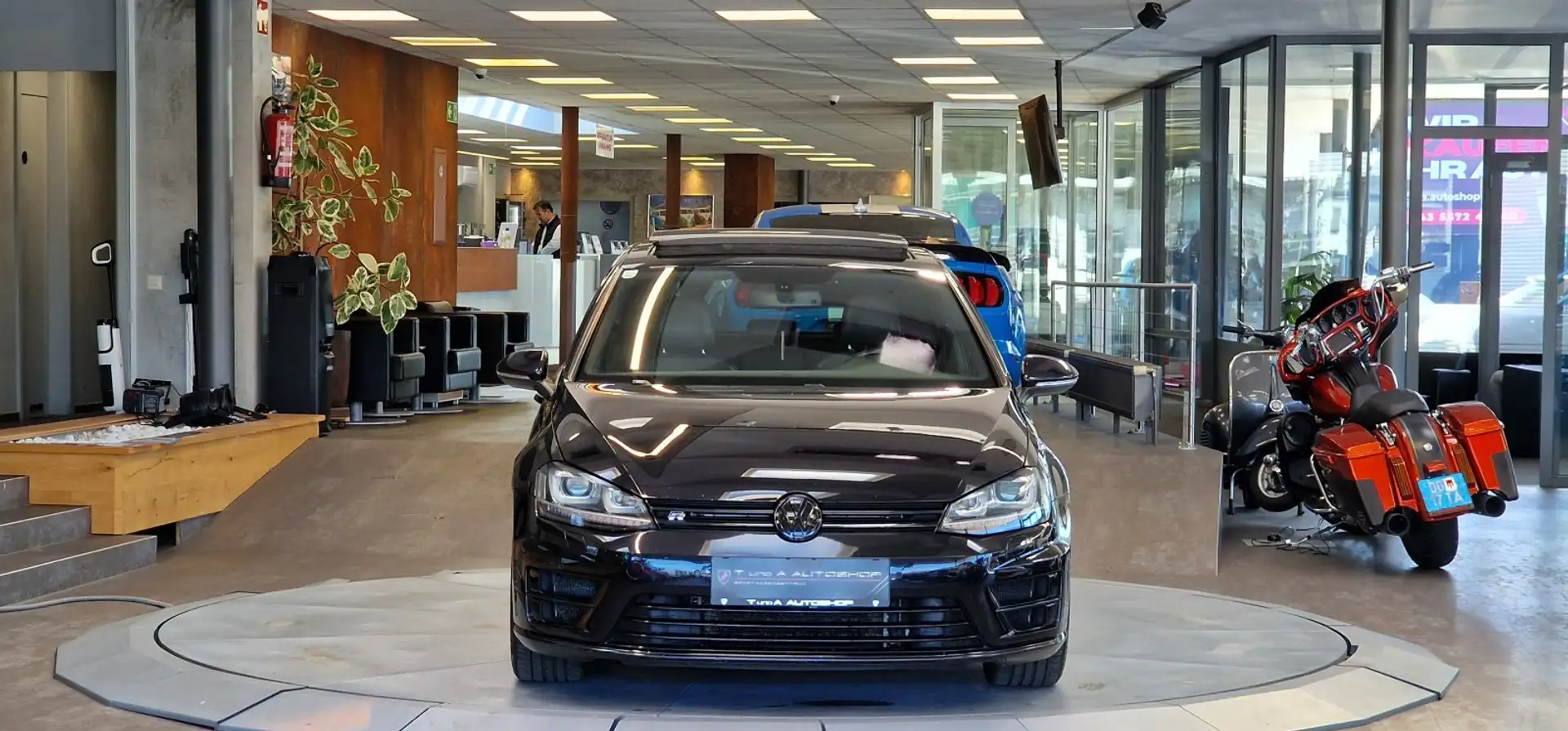 Volkswagen Golf R 2.0 TSI 4Motion DSG *Pano*Kamera*Navi*Leder* Schwarz - 2