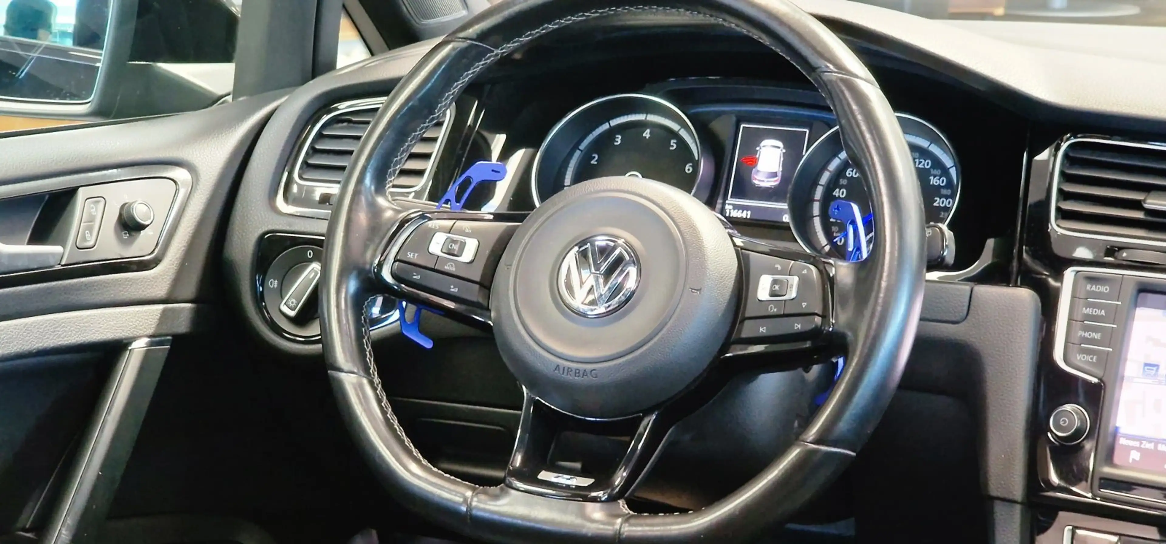 Volkswagen Golf R 2.0 TSI 4Motion DSG *Pano*Kamera*Navi*Leder* — photo 12
