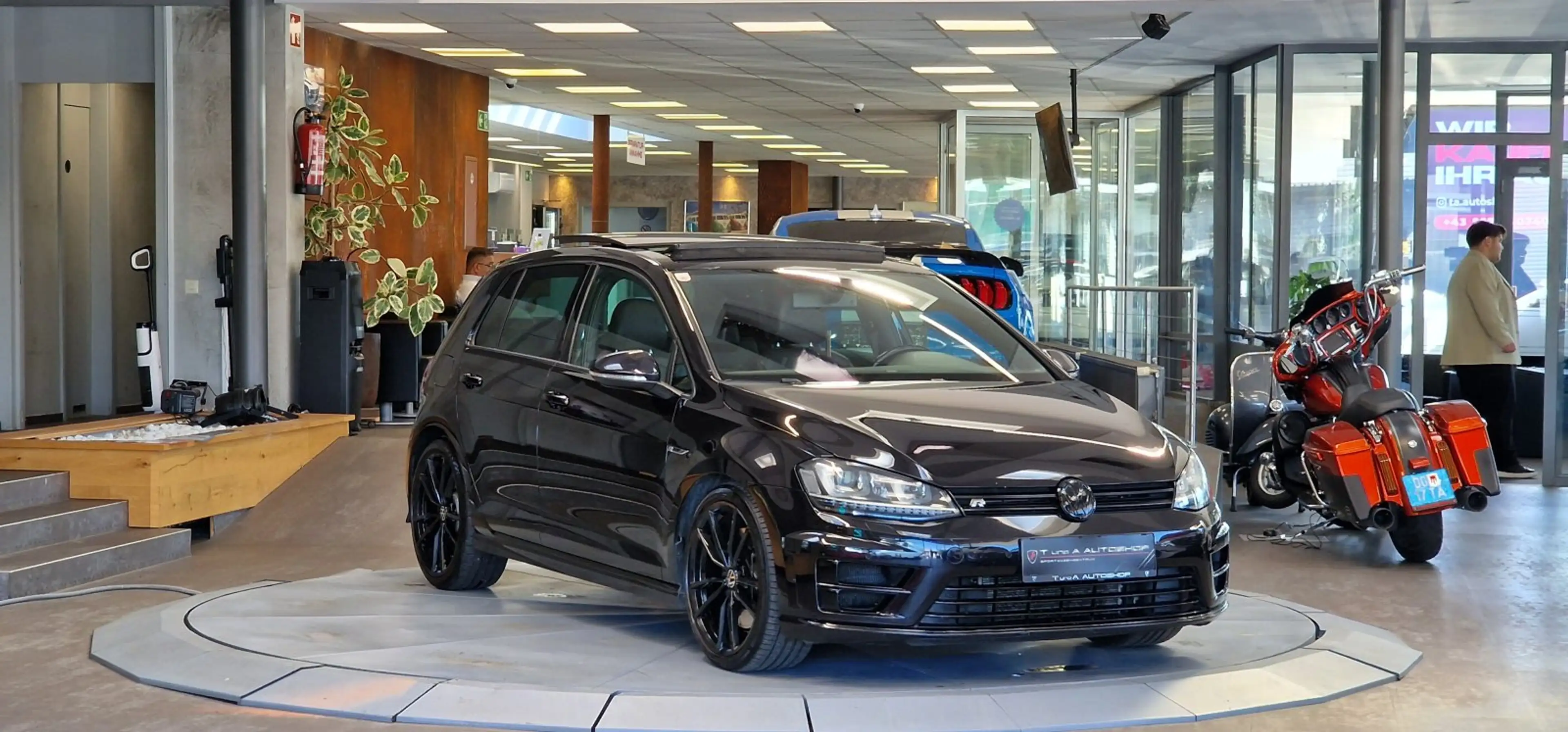 Volkswagen Golf R 2.0 TSI 4Motion DSG *Pano*Kamera*Navi*Leder* — photo 3