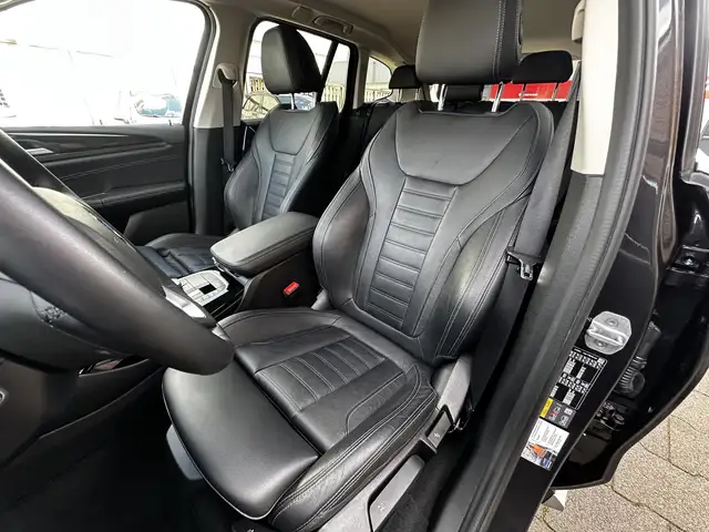 BMW X3 view 3