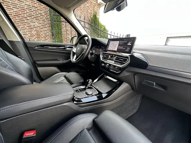 BMW X3 view 16