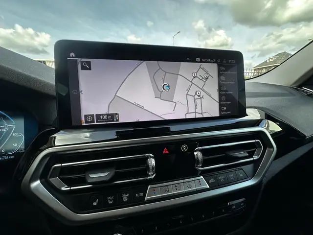 BMW X3 view 8